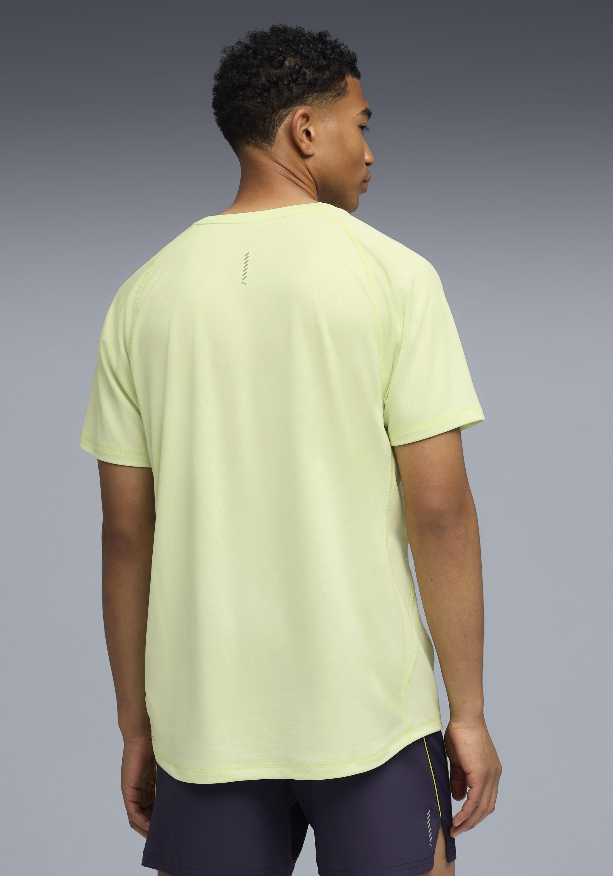 PUMA Laufshirt »M RUN VELOCITY TEE POLY« ergonomische Schnittführung, kurze Ärmel, Performance-T-Shirt