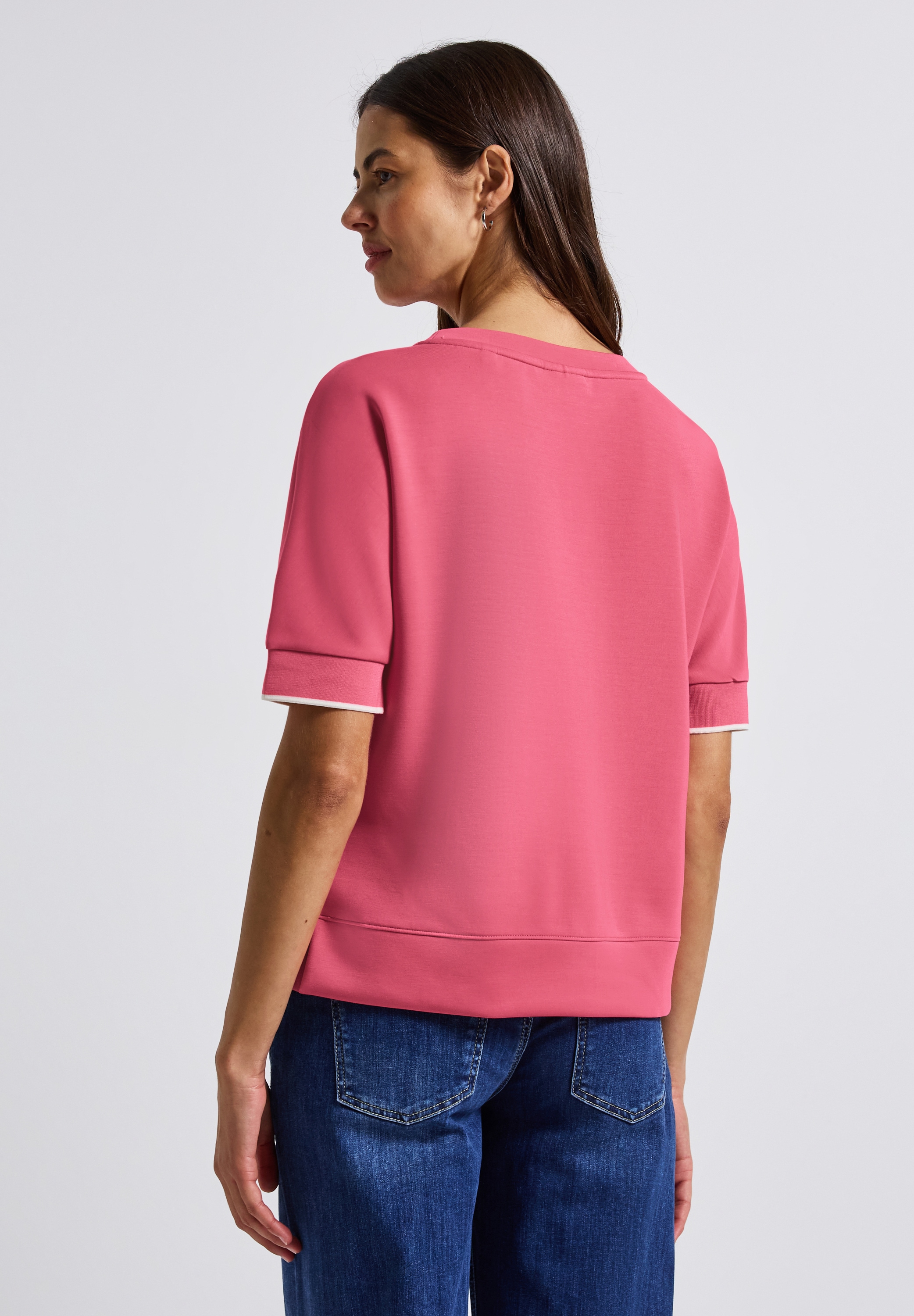STREET ONE T-Shirt, im Silk Look und mit dezentem Kontrastdetail, Sommershirt