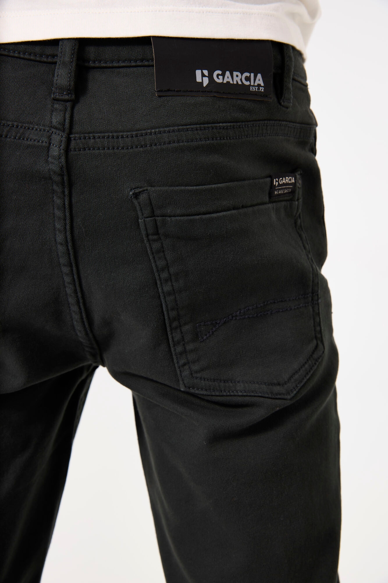 Garcia 5-Pocket-Jeans »Lazlo« mit Destroyed-Detail am Knie, for BOYS