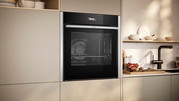 NEFF Pyrolyse Backofen N 70 »B54CR71N1«, mit Teleskopauszug nachrüstbar, voll versenkbare Ofentür dank Slide & Hide®, Pyrolyse, EasyClean