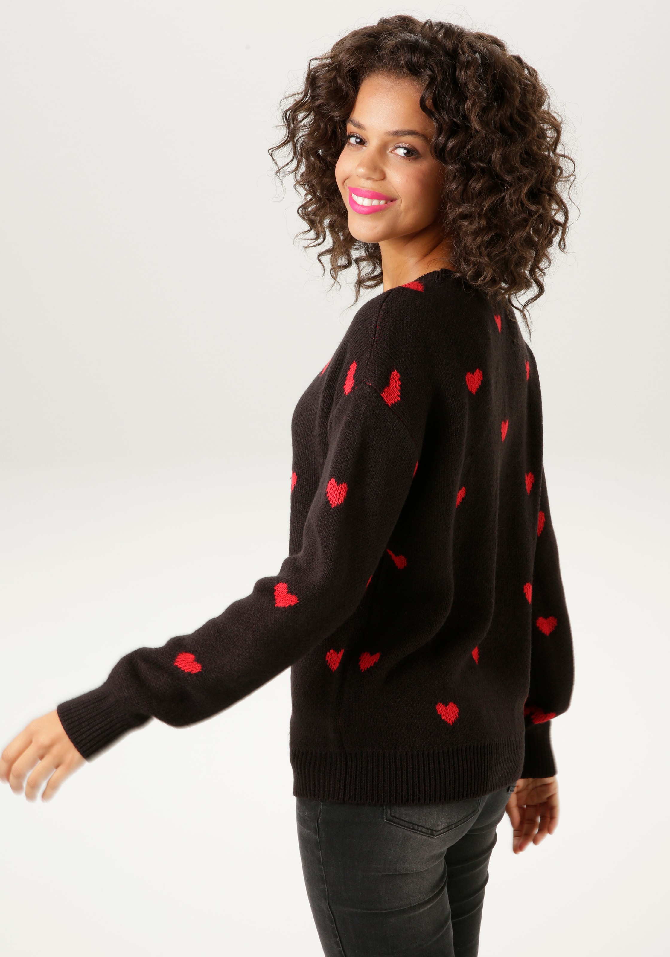 Aniston CASUAL Strickpullover, mit eingestrickten Herzchen