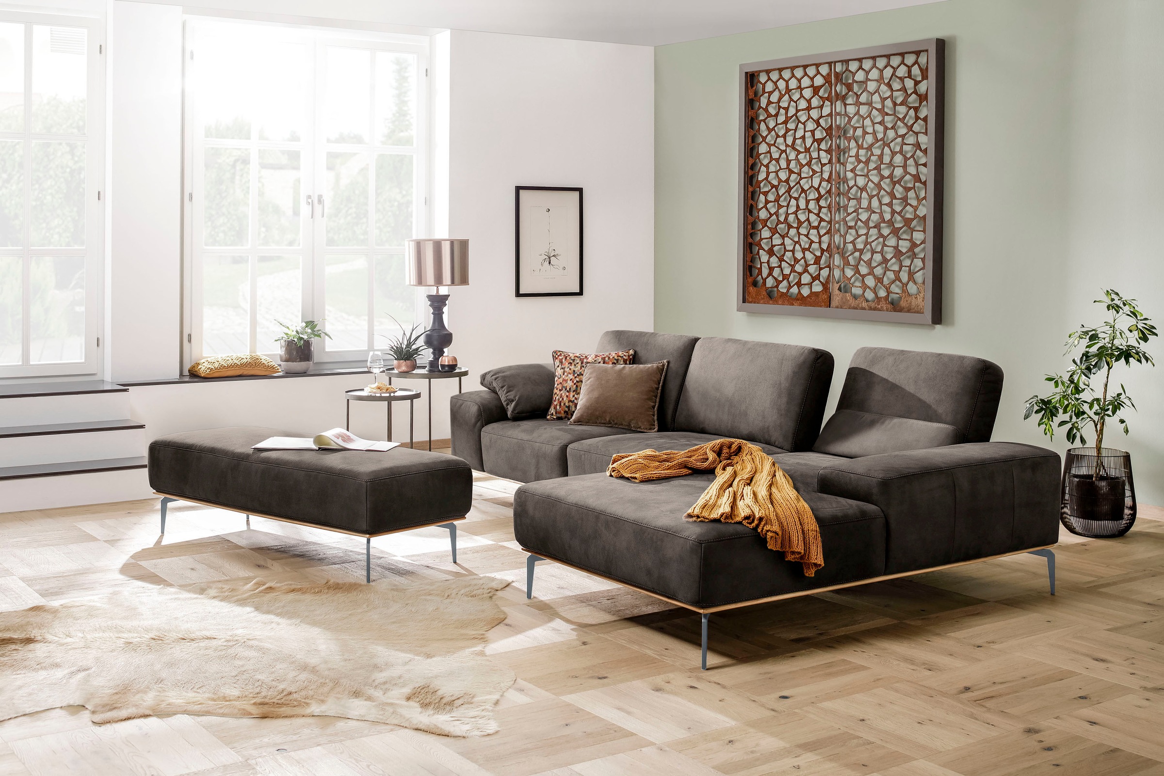 W.SCHILLIG Ecksofa »run, Designsofa mit tollem Sitzkomfort, bequem, L-Form«, mit elegantem Holzsockel, Füße in Silber matt, Breite 319 cm