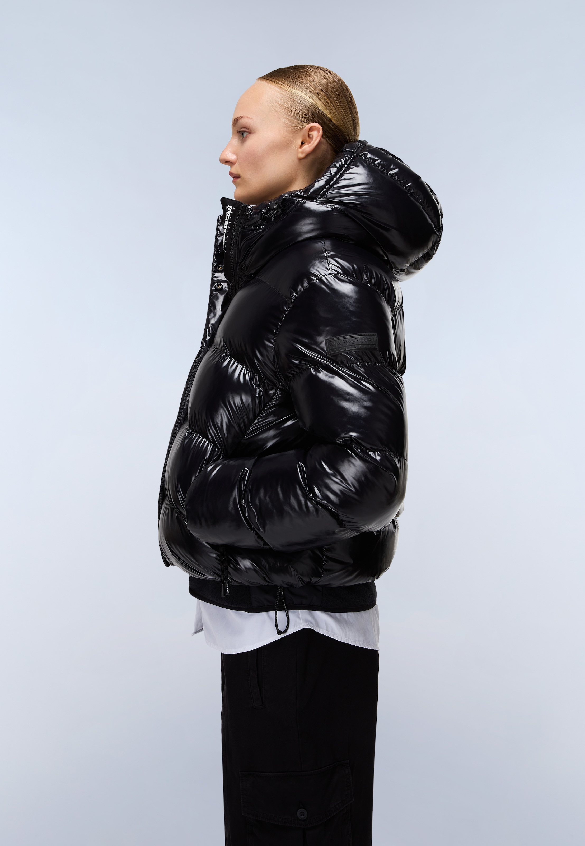 Napapijri Steppjacke mit Kapuze unifarbenes Design, aus Polyamid und Polyurethan, mit Polyesterfutter