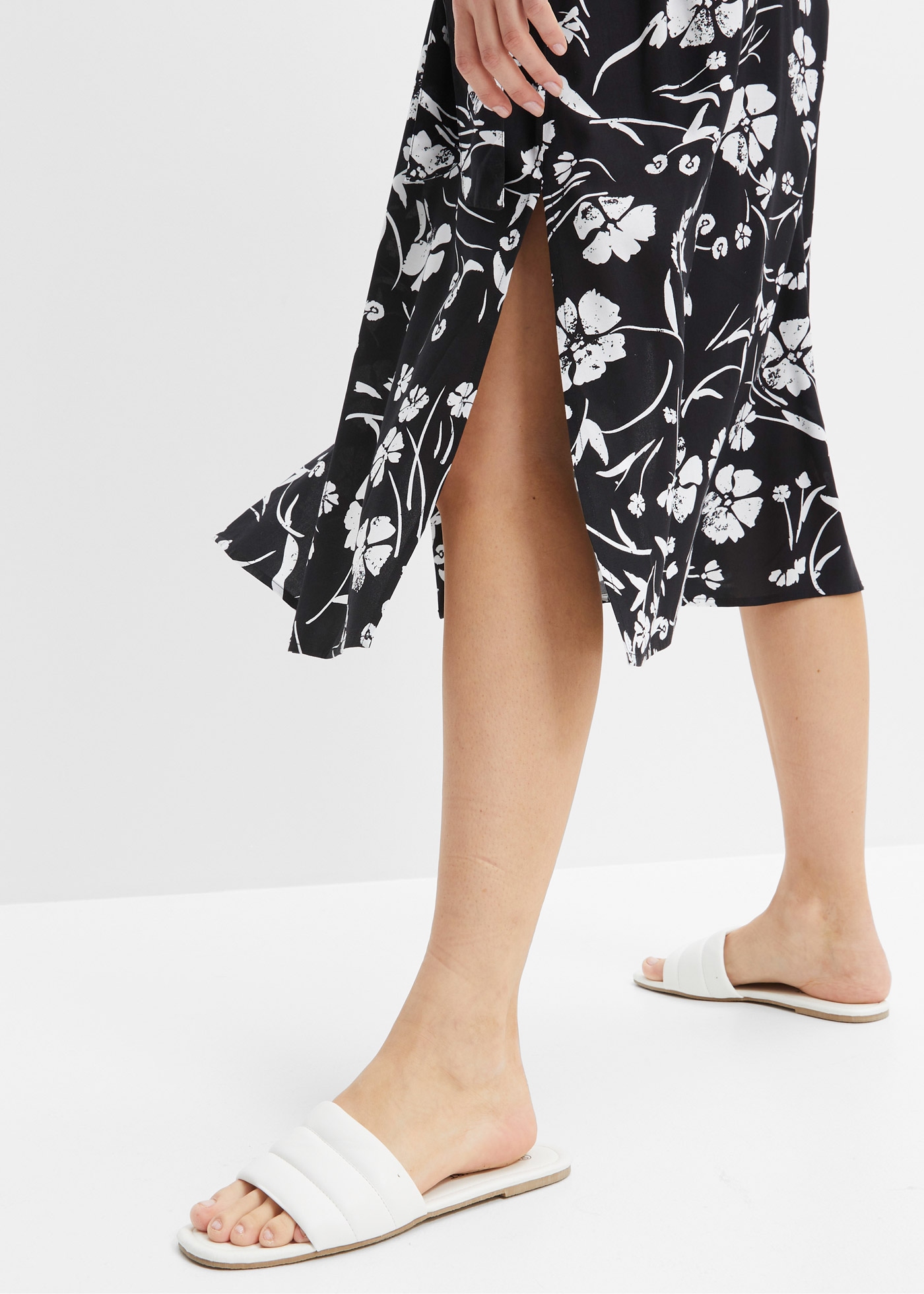 bonprix Blusenkleid feminin geschnitten, mit Hemdblusenkragen, Kurzarm, mit Bindeband