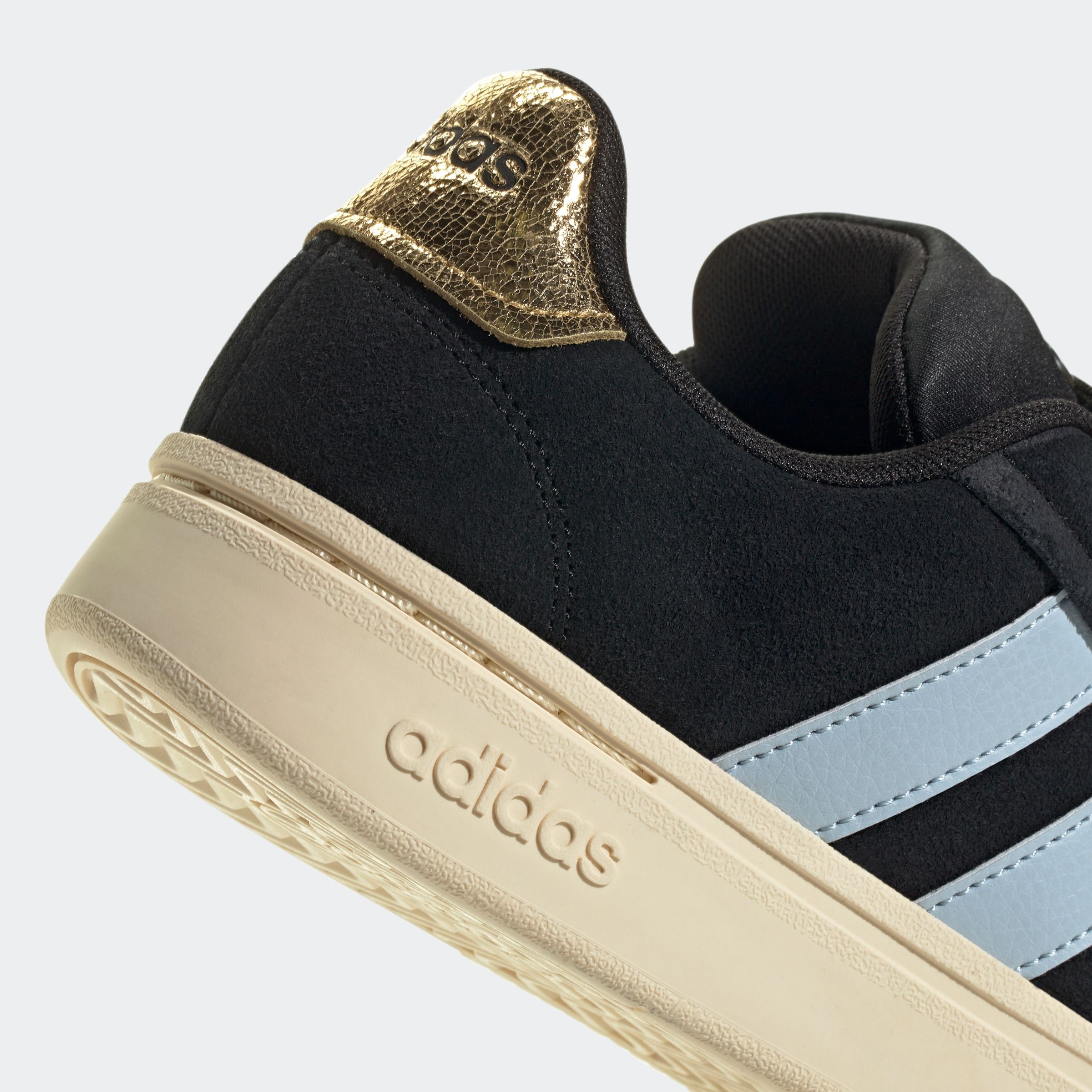 adidas Sportswear Sneaker »GRAND COURT ALPHA 00S«  Design inspiriert vom adidas Campus 00