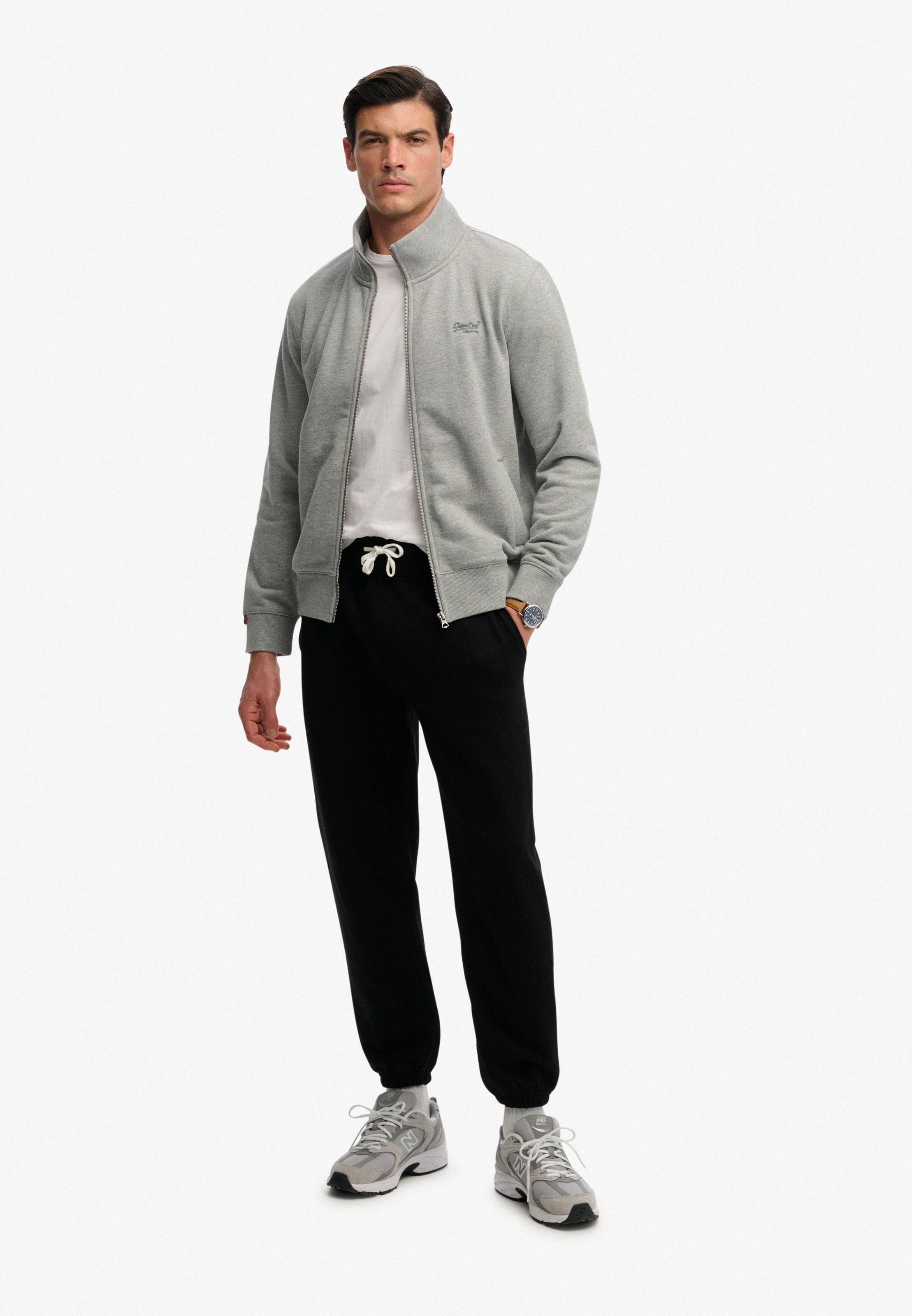 Superdry Sweatshirt »ESSENTIAL LOGO TRACK TOP«, mit Reißverschluss, aus Baumwolle und Polyester, Loose Fit
