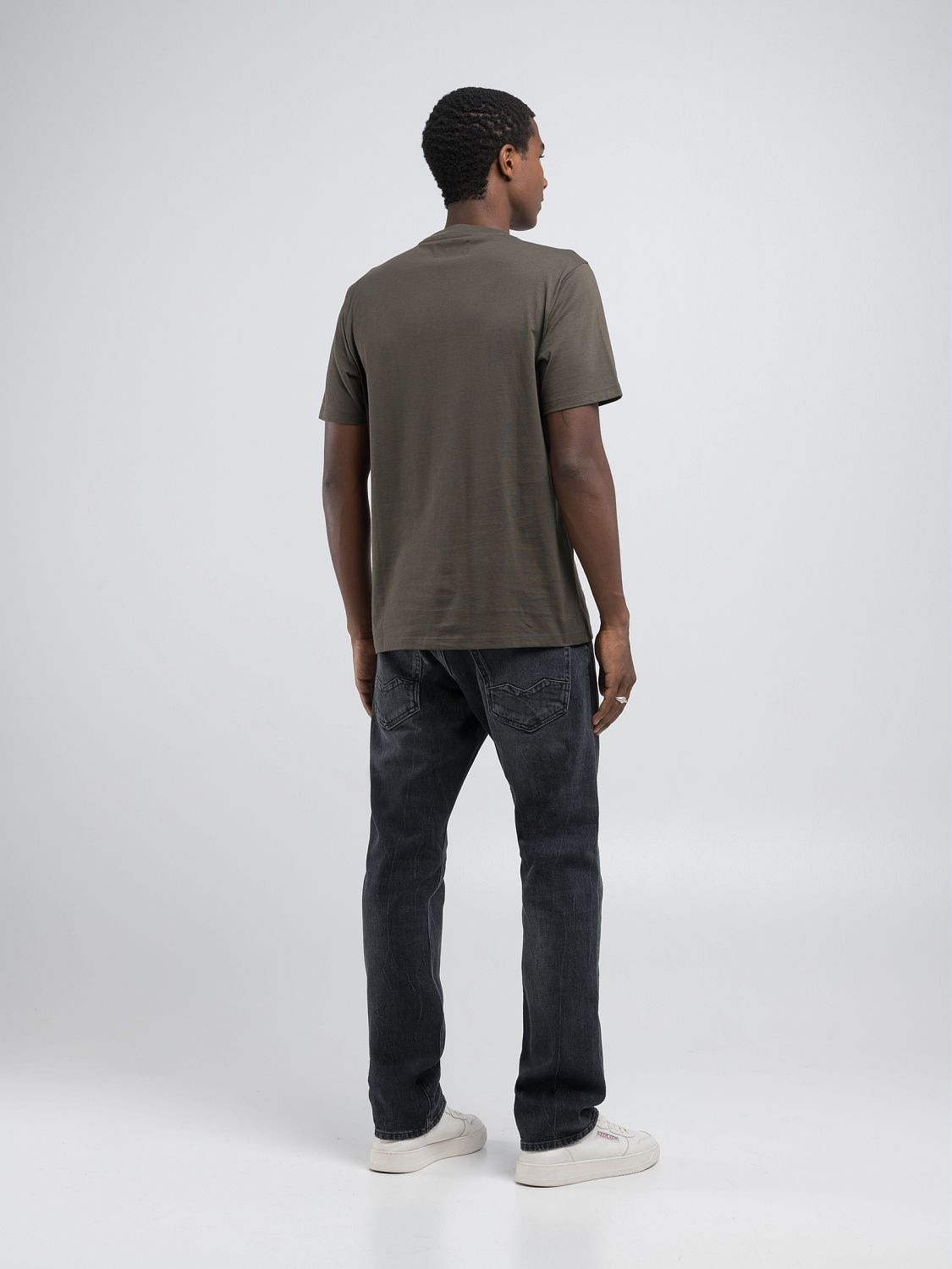 Replay T-Shirt »mit Logostickerei auf der Brust«