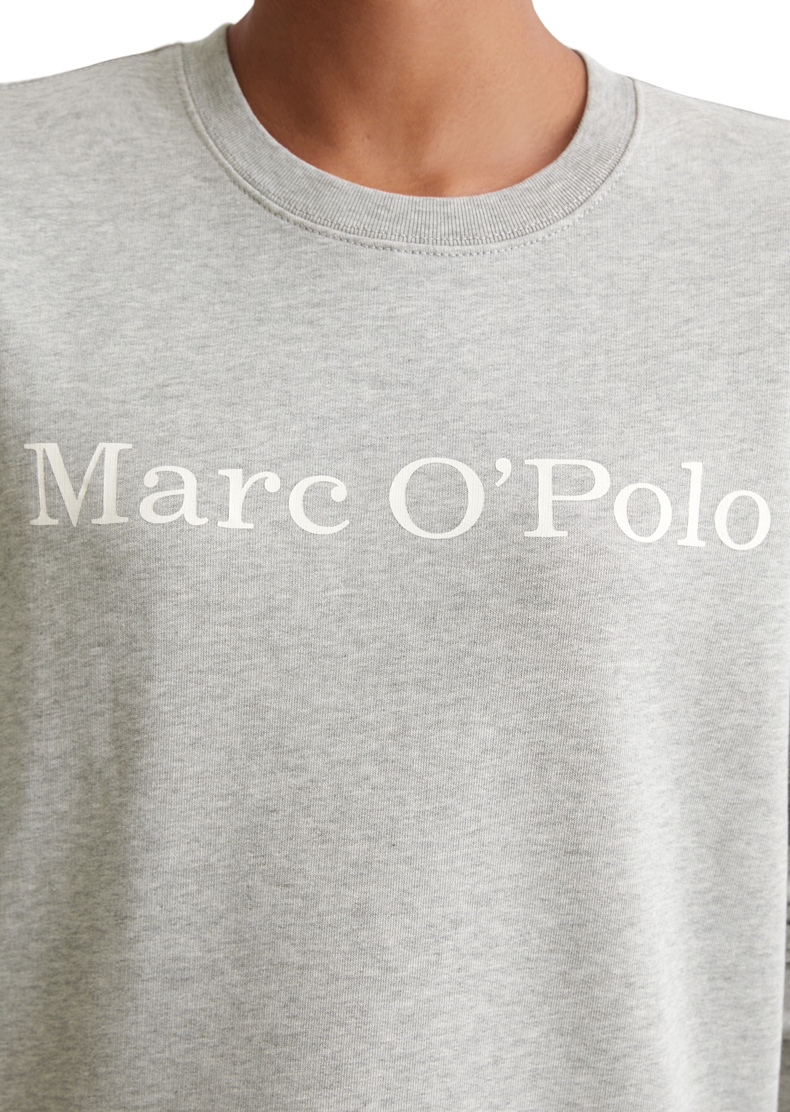 Marc O'Polo Sweatshirt, mit Kontrast-Stickerei auf der Brust