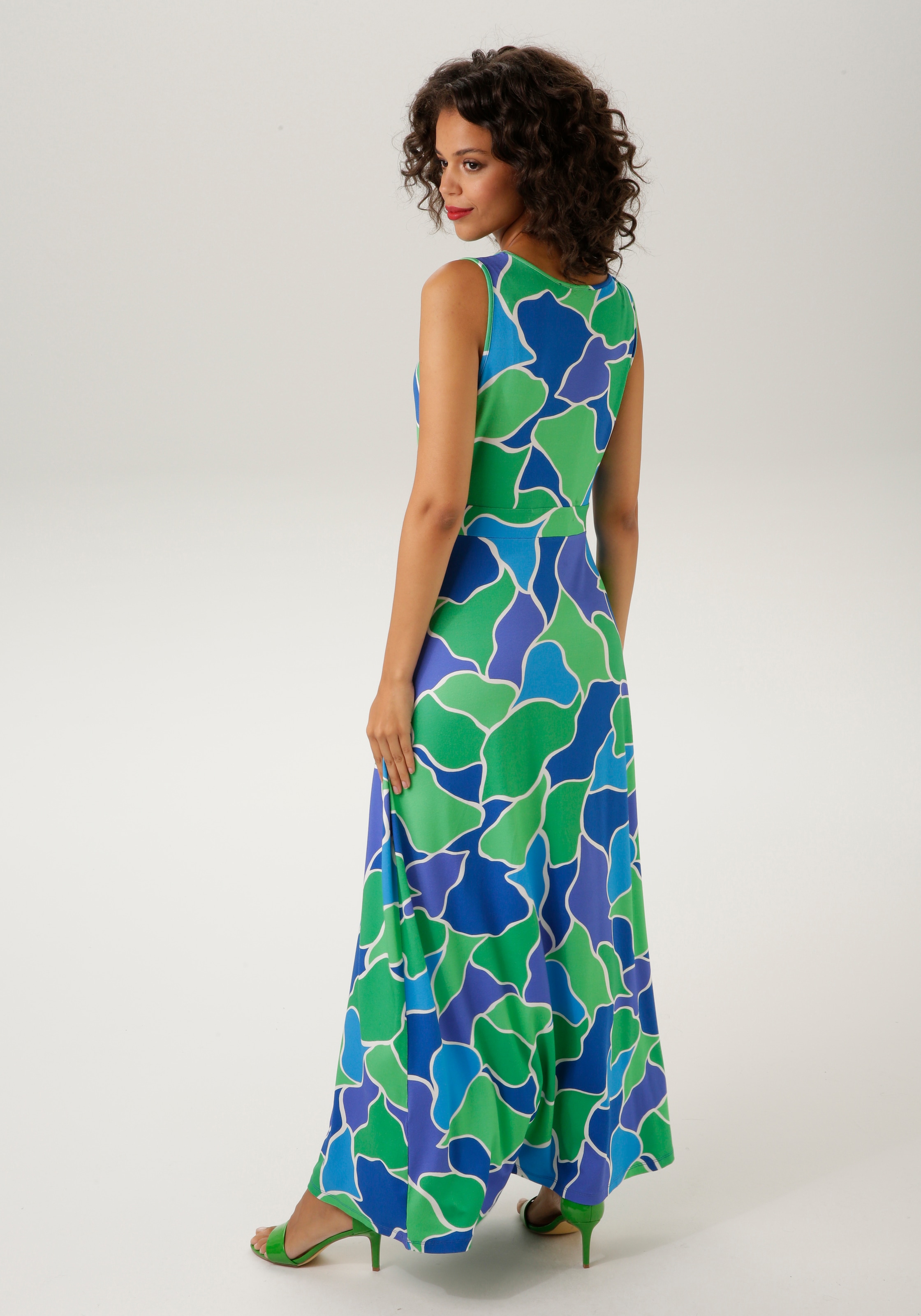 Aniston CASUAL Sommerkleid, mit farbharmonischem, graphischen Druck