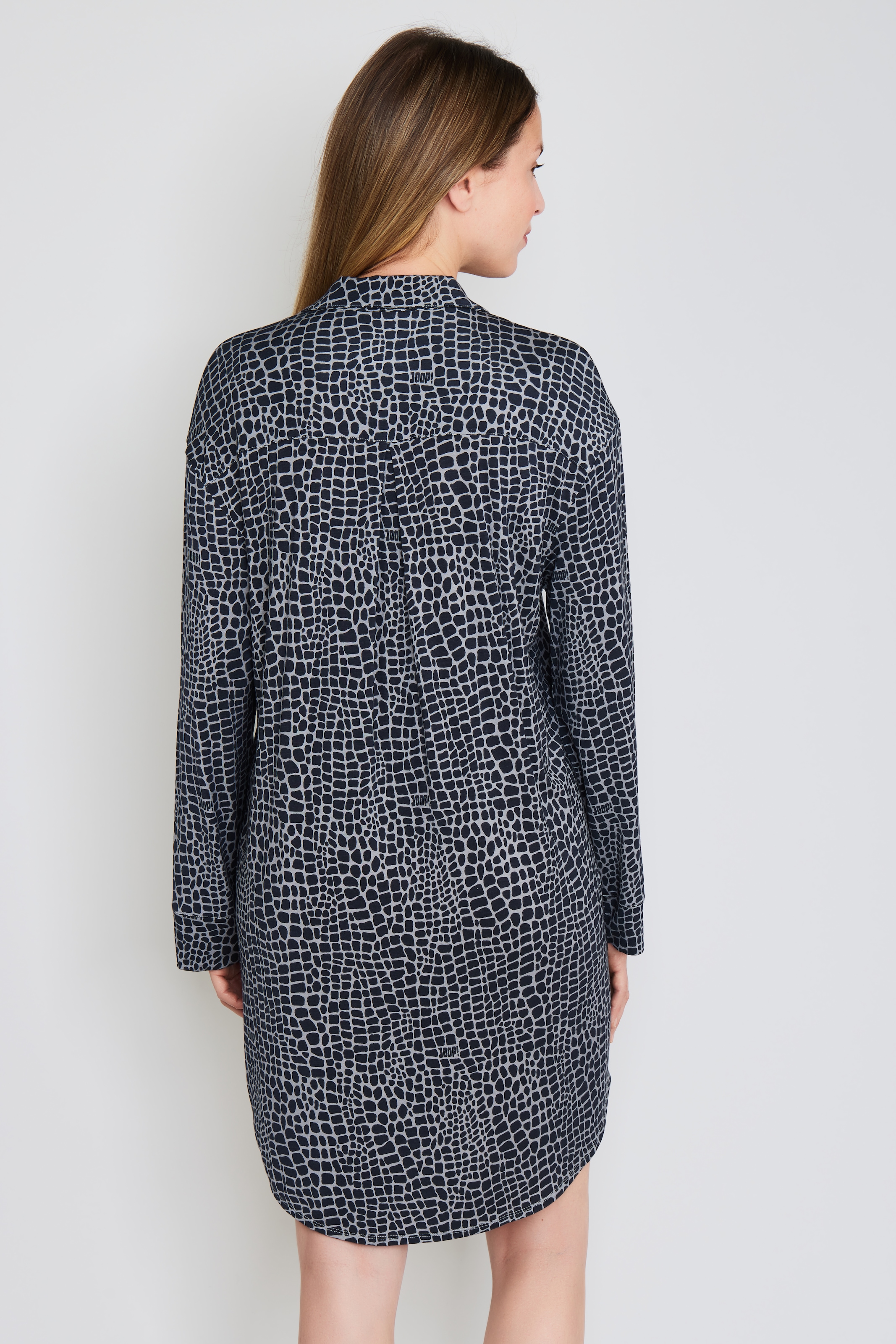 JOOP! Nachthemd »Luxe Modal Printed« Brusttasche im Animalprint-Design, Reverskragen, lange Ärmel,