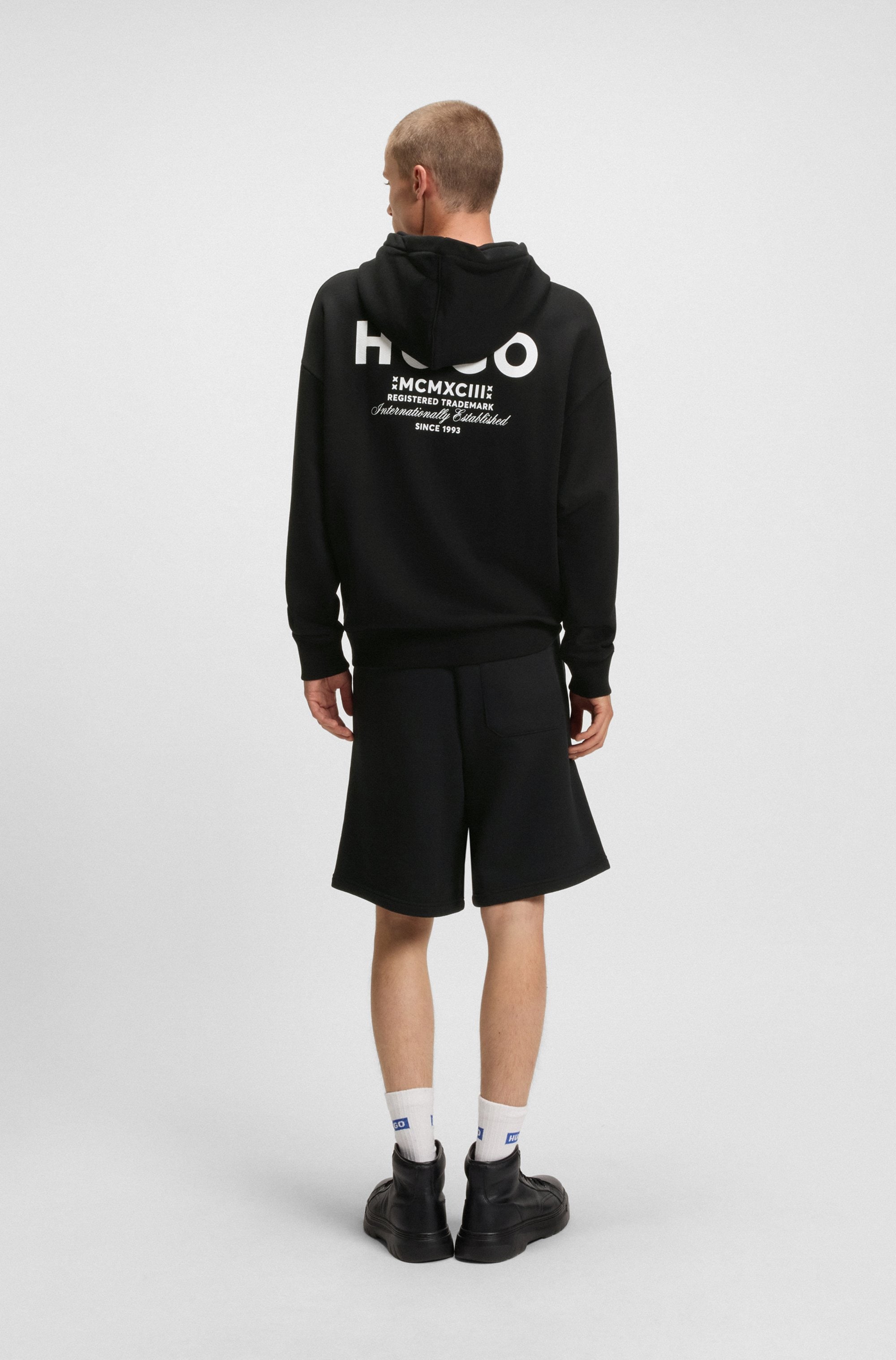 HUGO Blue Sweatshorts »Nomario«, mit großem Druck