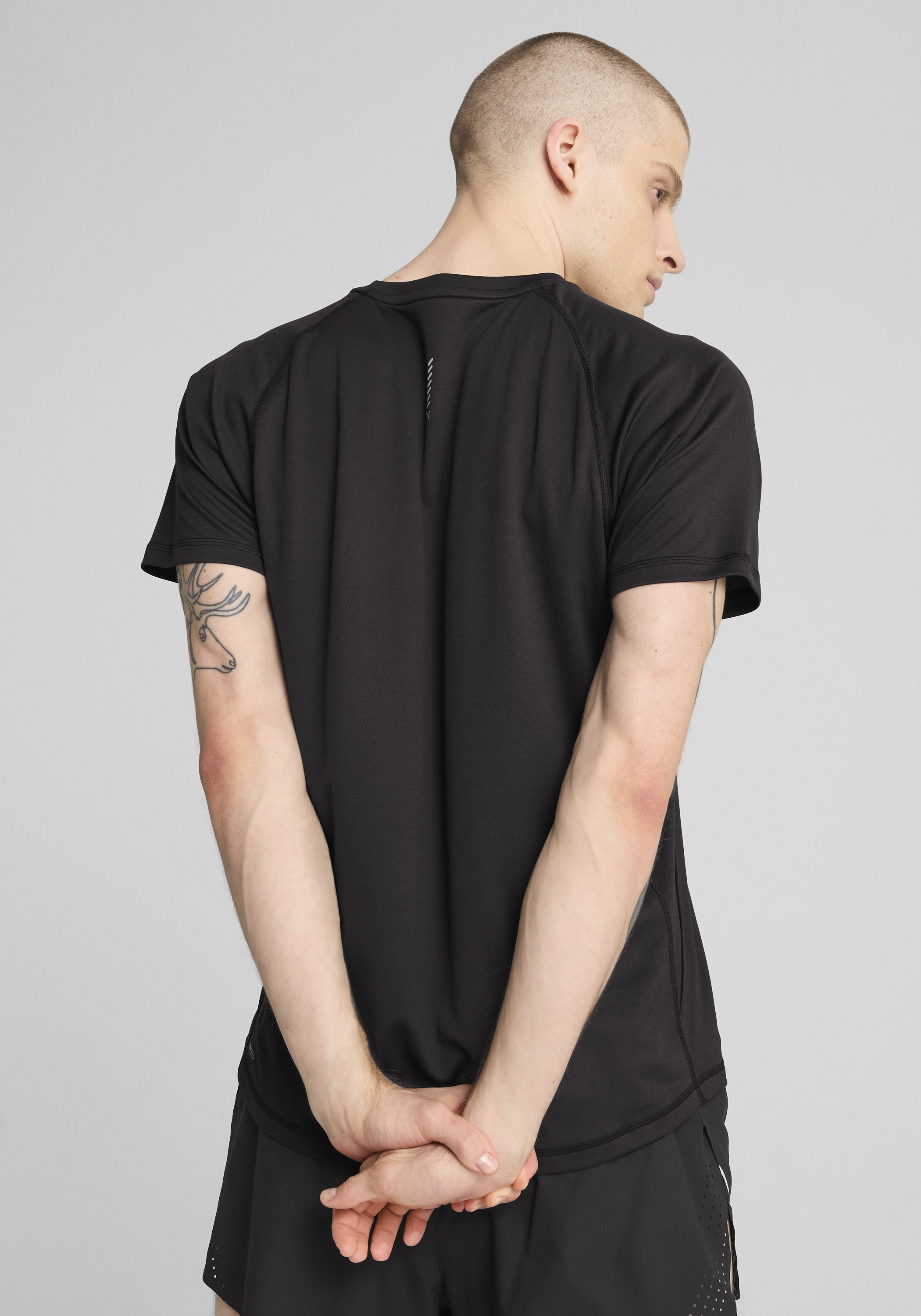 PUMA Laufshirt »M RUN VELOCITY TEE POLY« ergonomische Schnittführung, Kurzarm, für sportliche Aktivitäten