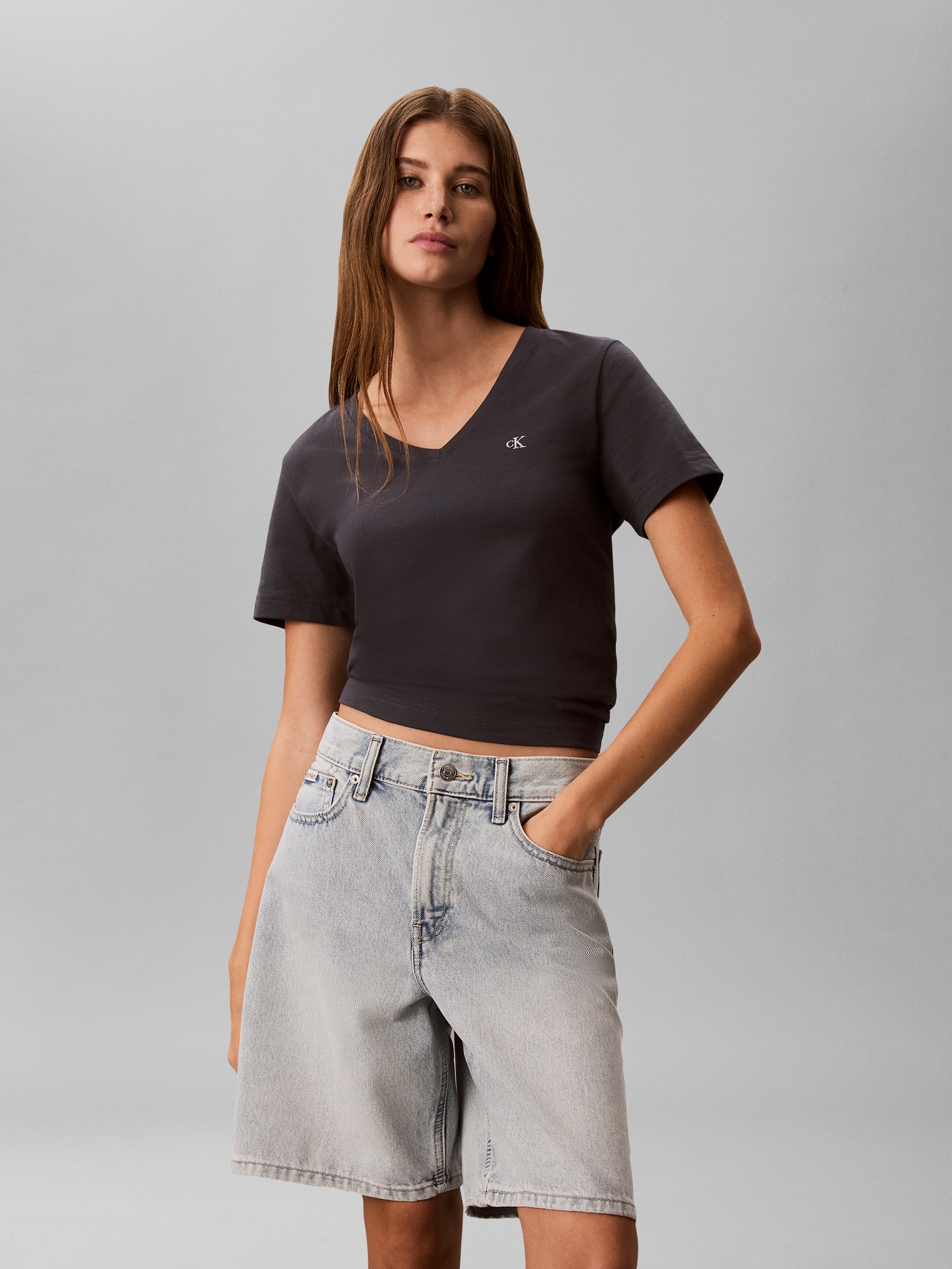 Calvin Klein T-Shirt »Archive Jersey Vnk Tee EU« Mit V-Ausschnitt