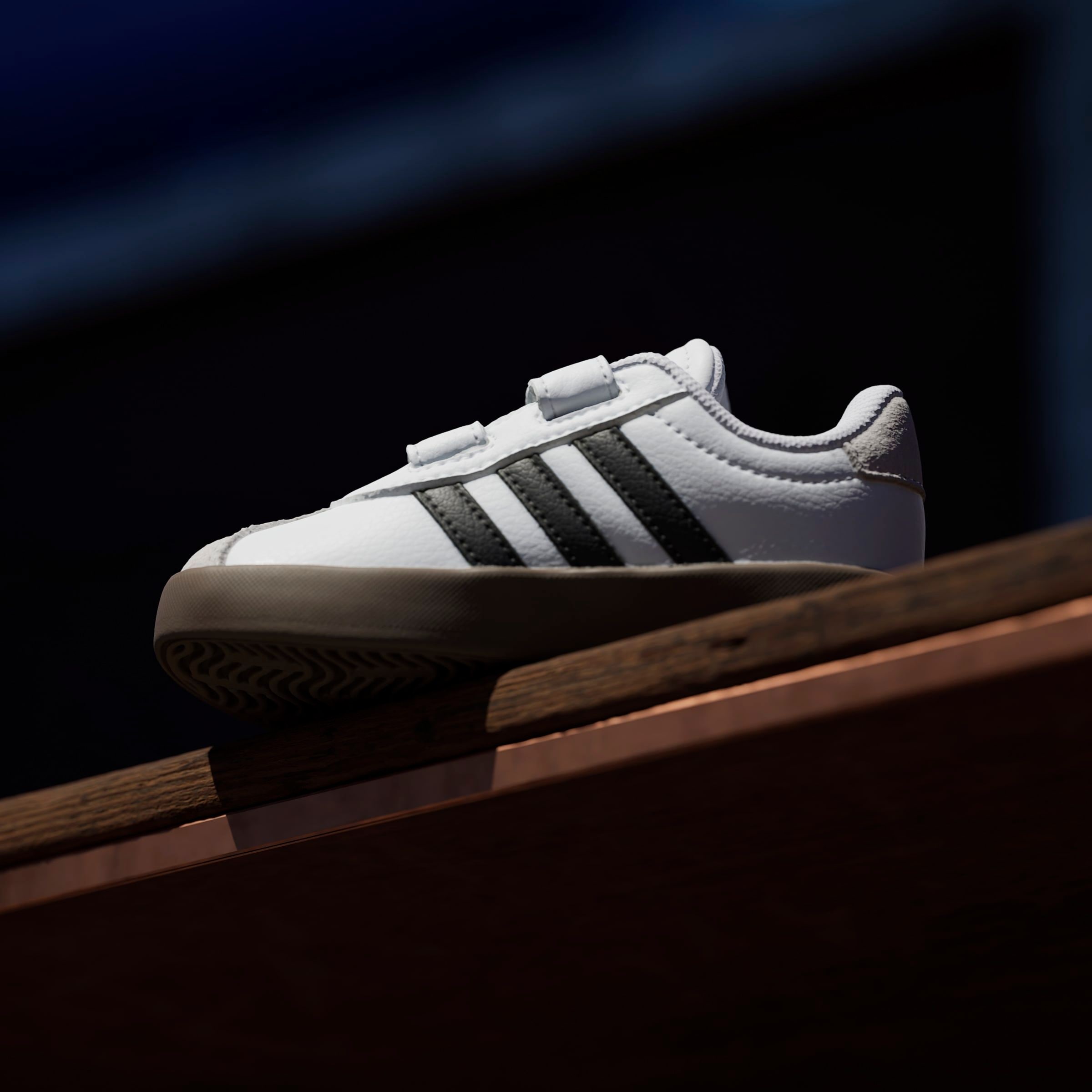 adidas Sportswear Klettschuh »VL COURT 3.0 KIDS«, inspiriert vom Design des adidas samba