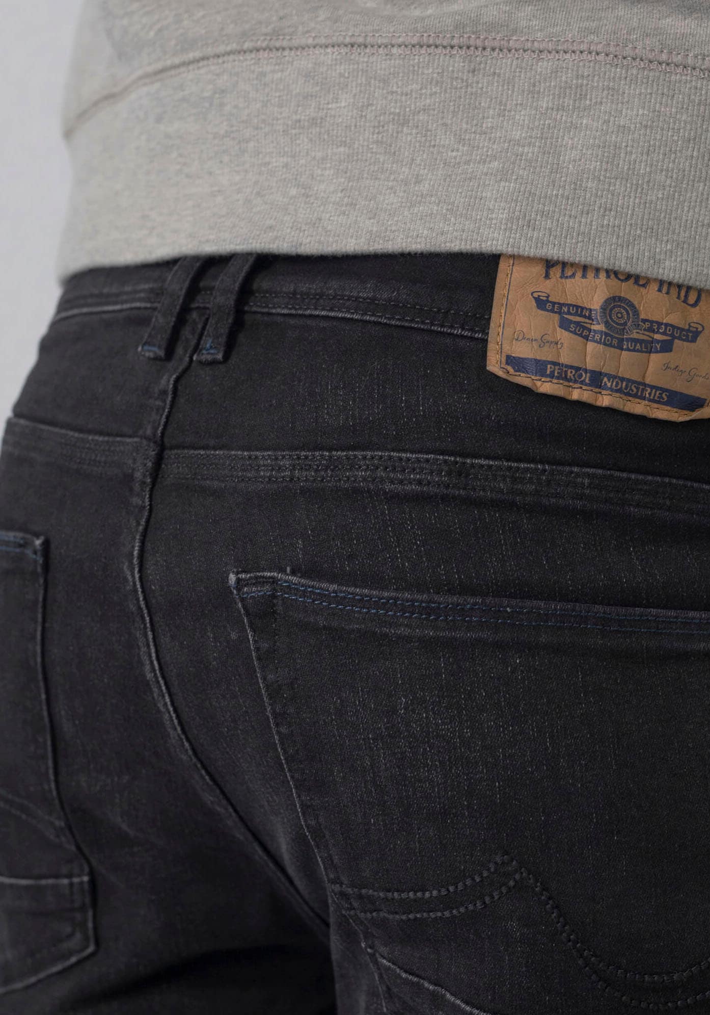 Petrol Industries Regular-fit-Jeans »RUSSEL« mit Fade-out Effekten