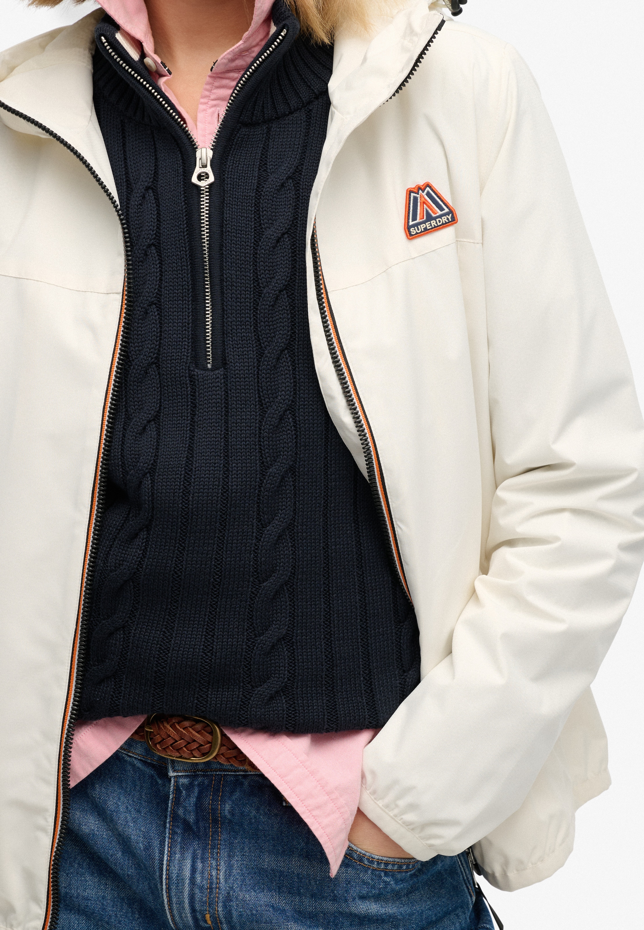Superdry Outdoorjacke »ESSENTIAL TRI WINDBREAKER JKT« mit Kapuze Loose Fit, mit hochschließendem Kragen, aus Polyester