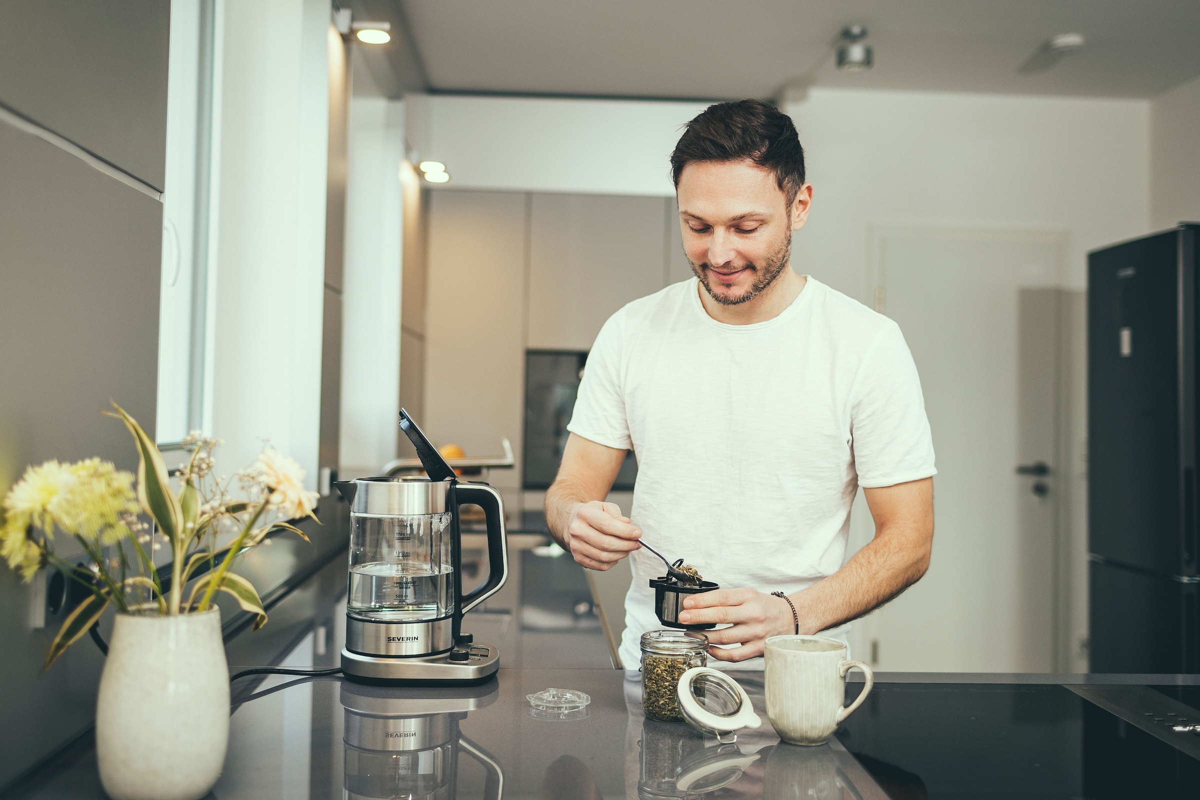 Severin Wasser-/Teekocher »WK 3422« 3000 W Temperaturstufen von 40°C – 100°C in 5°C-Schritten wählbar