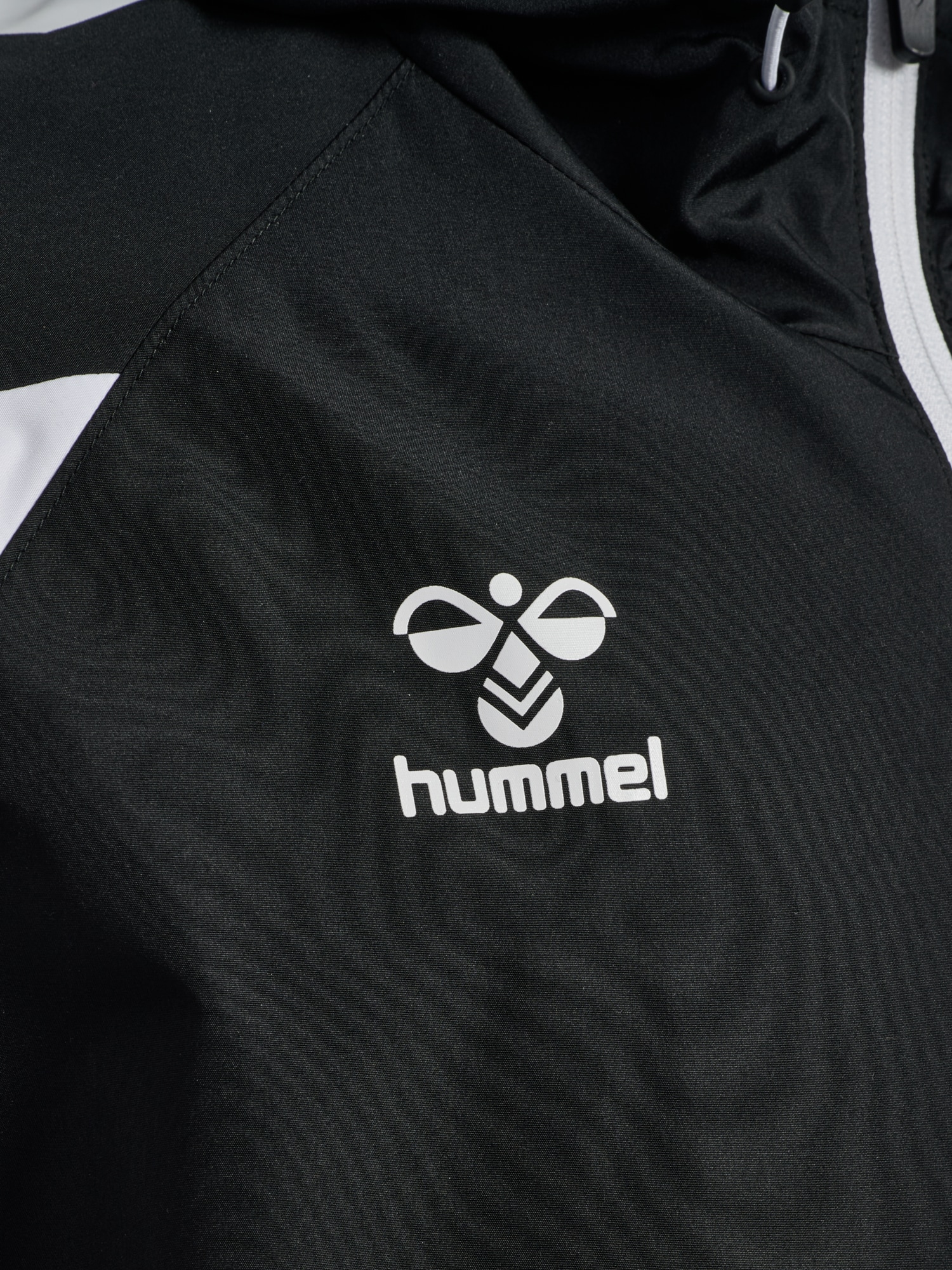 hummel Trainingsjacke »HMLCORE 2.0 ALL-WEATHER JACKET« 1 Stk. tlg. für vielseitige sportliche Aktivitäten, wasserabweisend