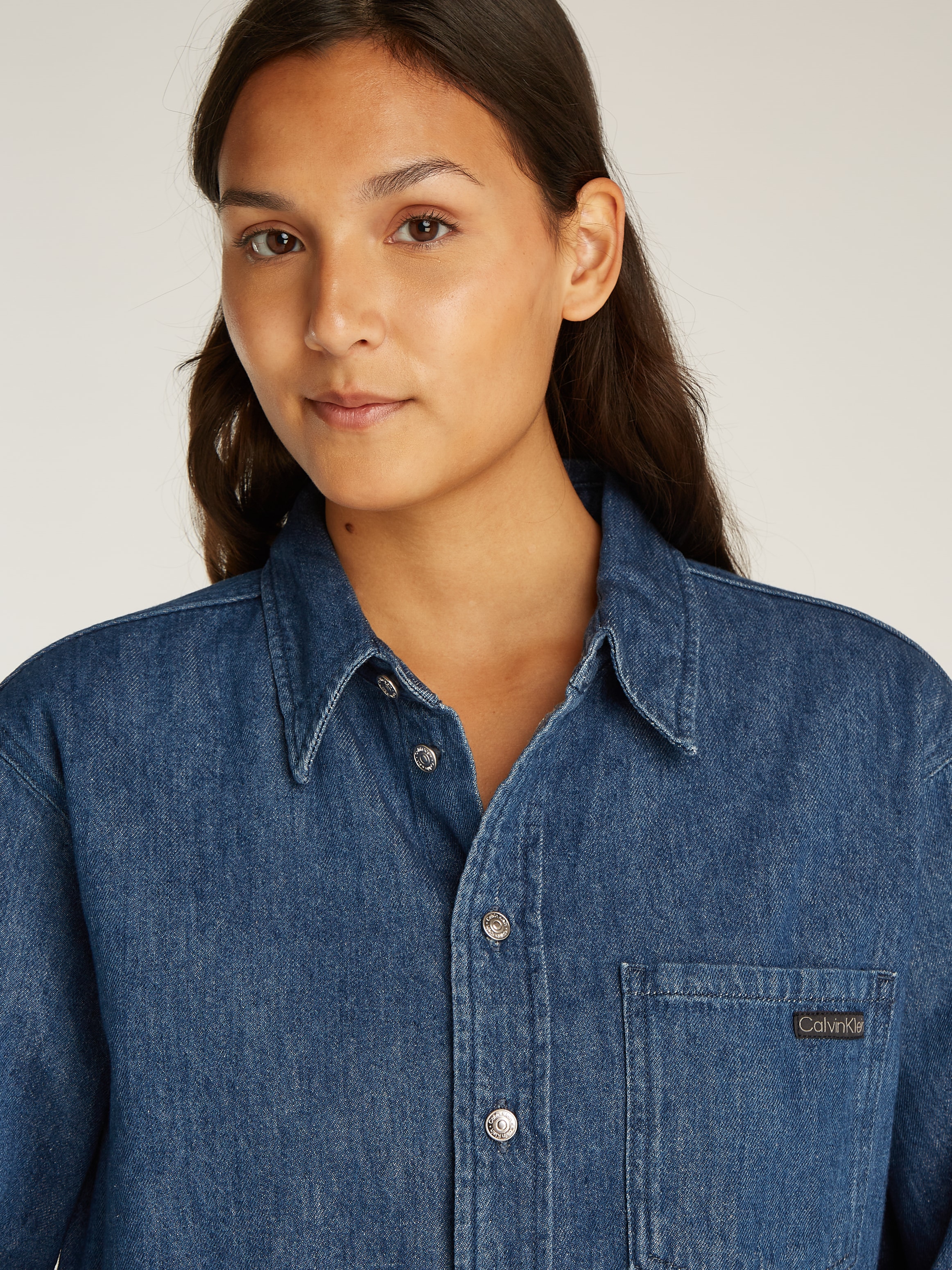 Calvin Klein Jeans Jeansbluse »CROPPED DAD DENIM SHIRT«, in blauer Waschung
