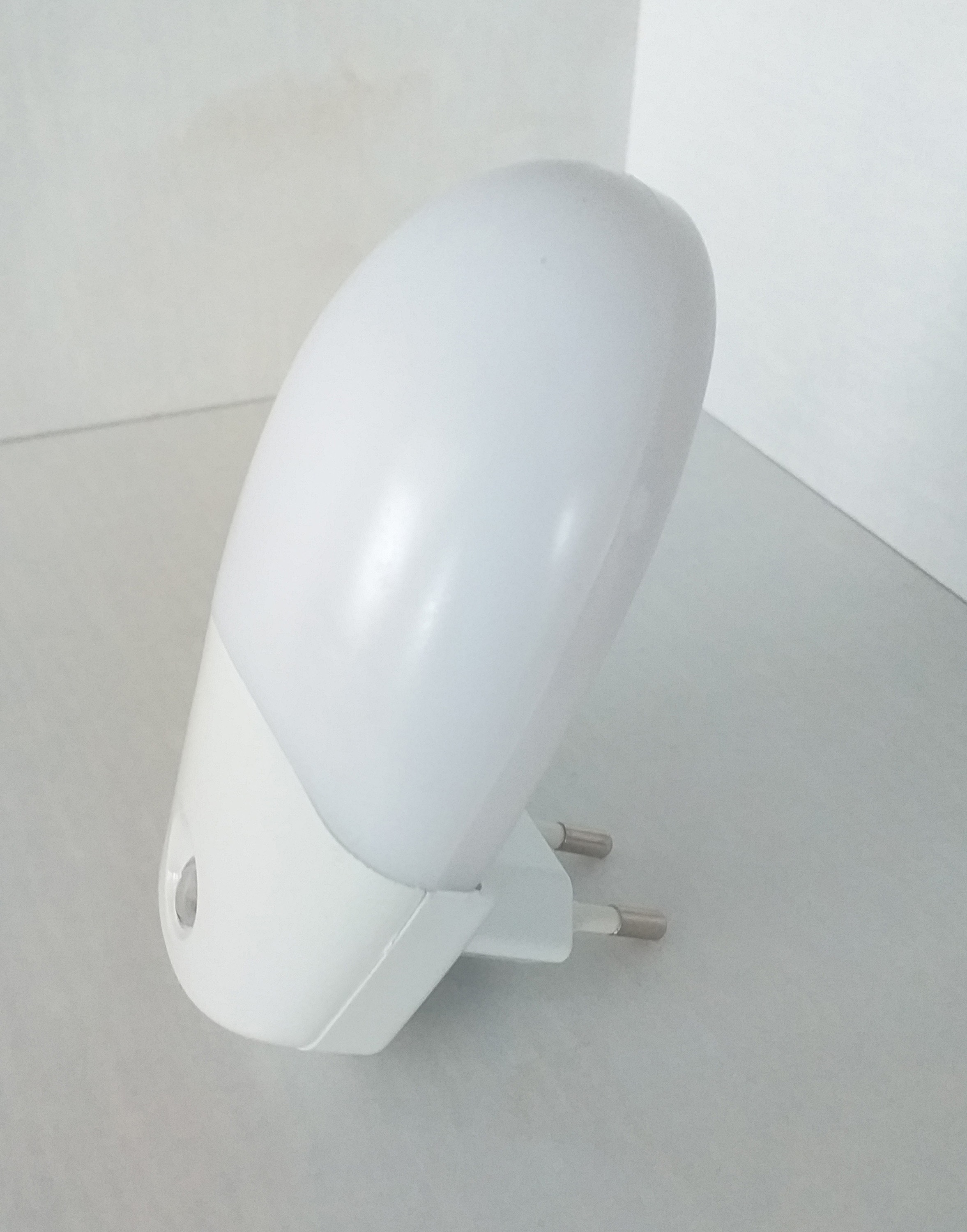 niermann LED Nachtlicht, 1 flammig, Leuchtmittel LED-Modul | LED fest integriert, Stecker-Nachtlicht 3in1 mit Dämmerungsensor, Set aus 2 Stück