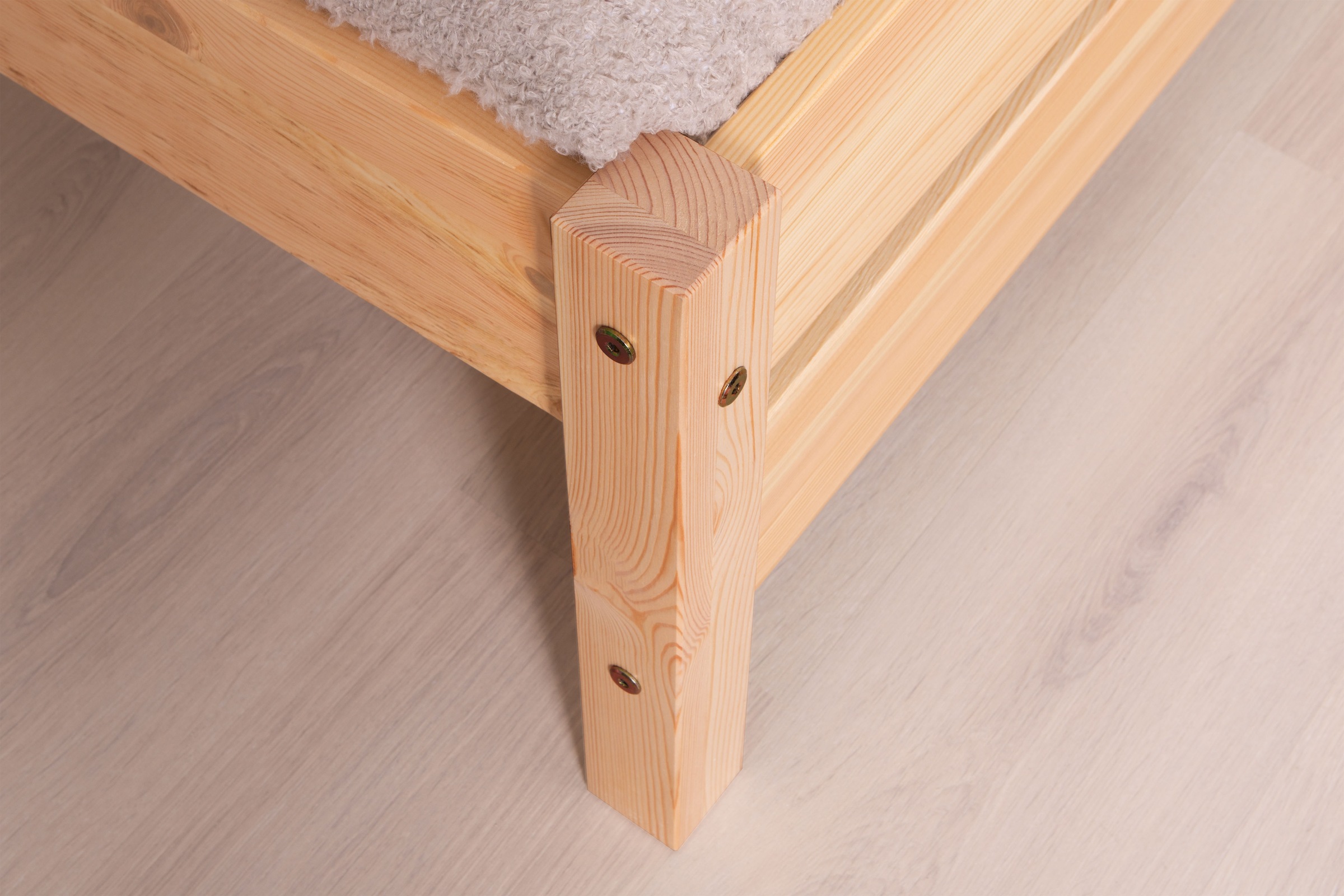 Ticaa Massivholzbett »Bora«, ideal fürs Kinder- und Jugendzimmer, inklusive Rollrost