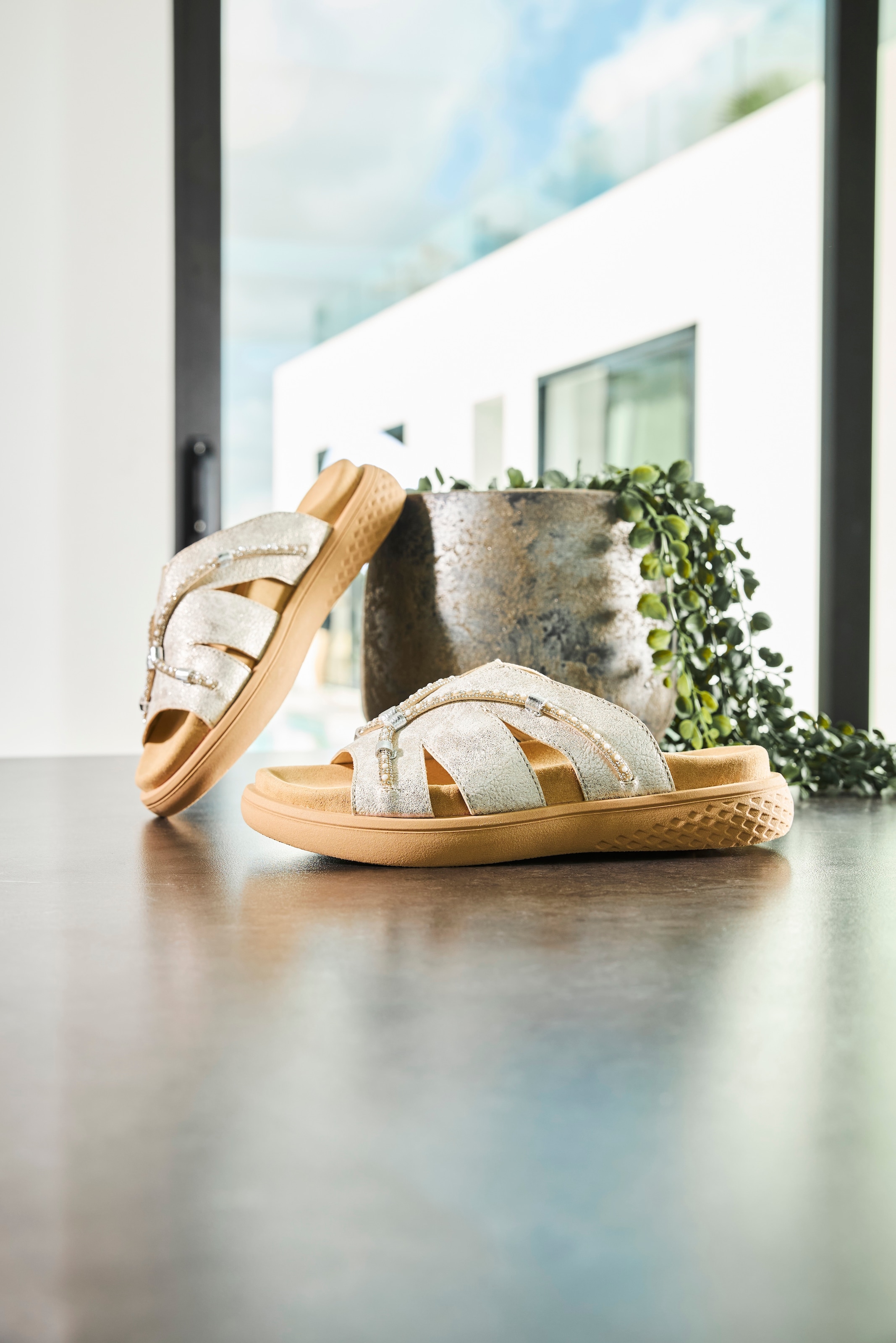 Rieker Pantolette, Sommerschuh, Schlappen, Hausschuh, Strandschuh mit Stretcheinsatz