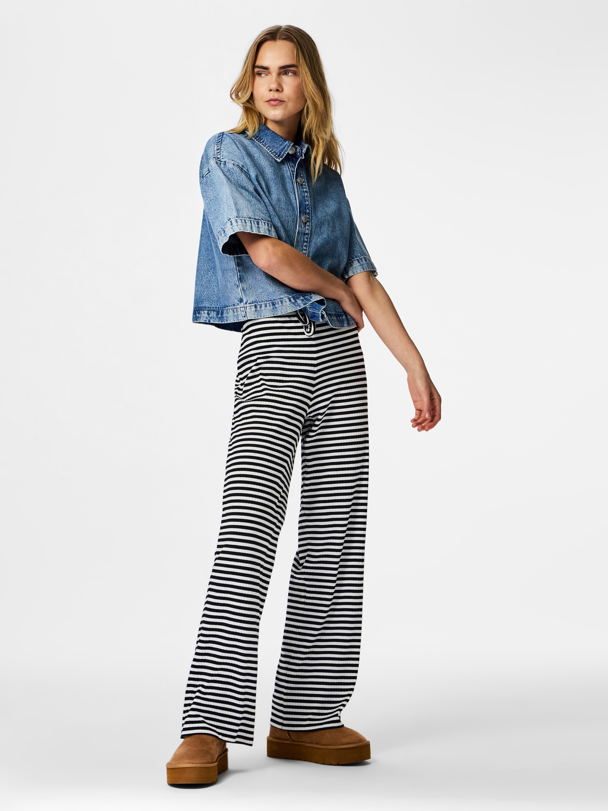 pieces Jeansbluse »PCSKY SS A-SHAPE DENIM TOP NOOS BC« im Oversized-Schnitt