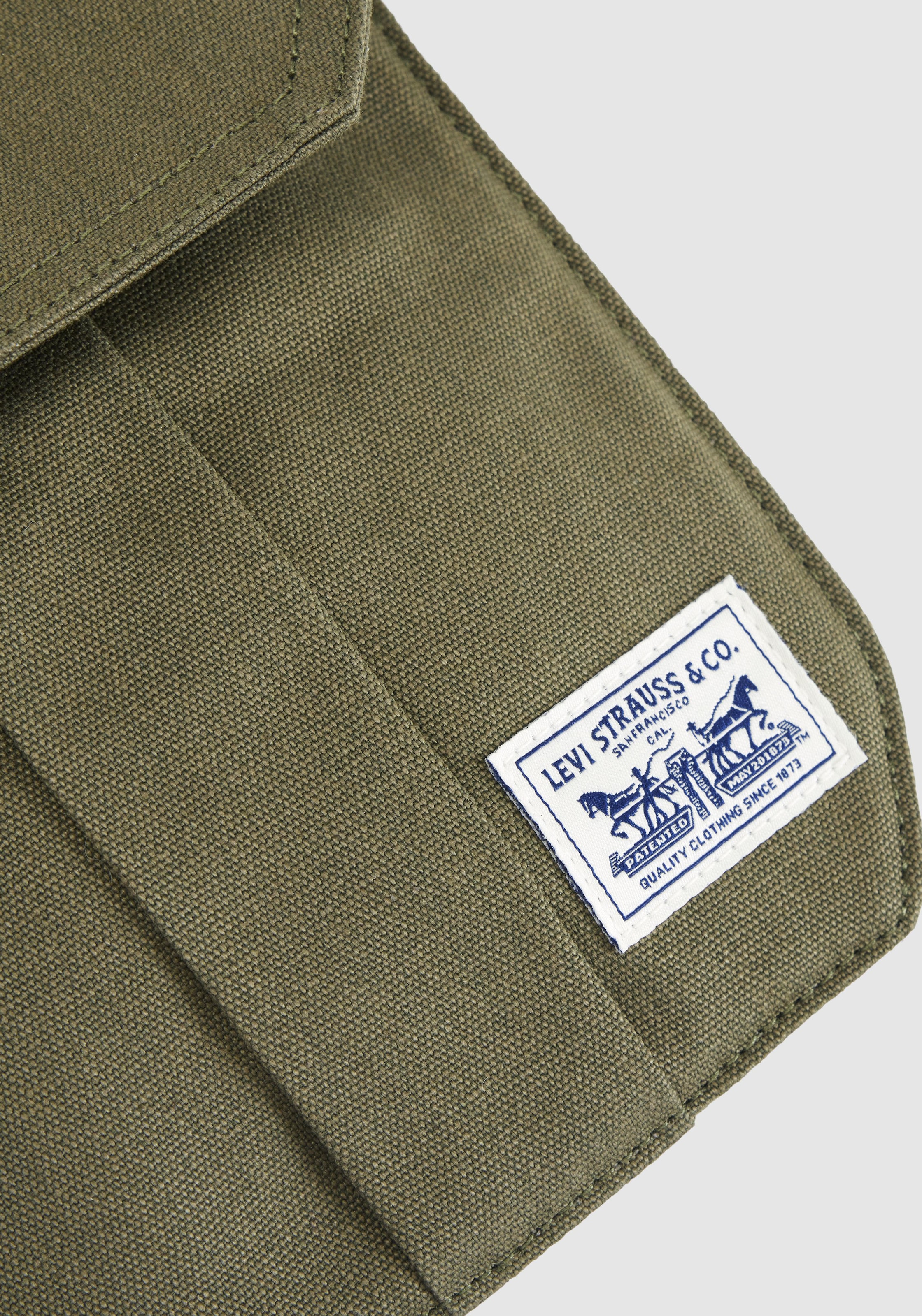 Levi's® Umhängetasche »DUBOCE CROSSBODY POUCH« mit Logo Stickerei