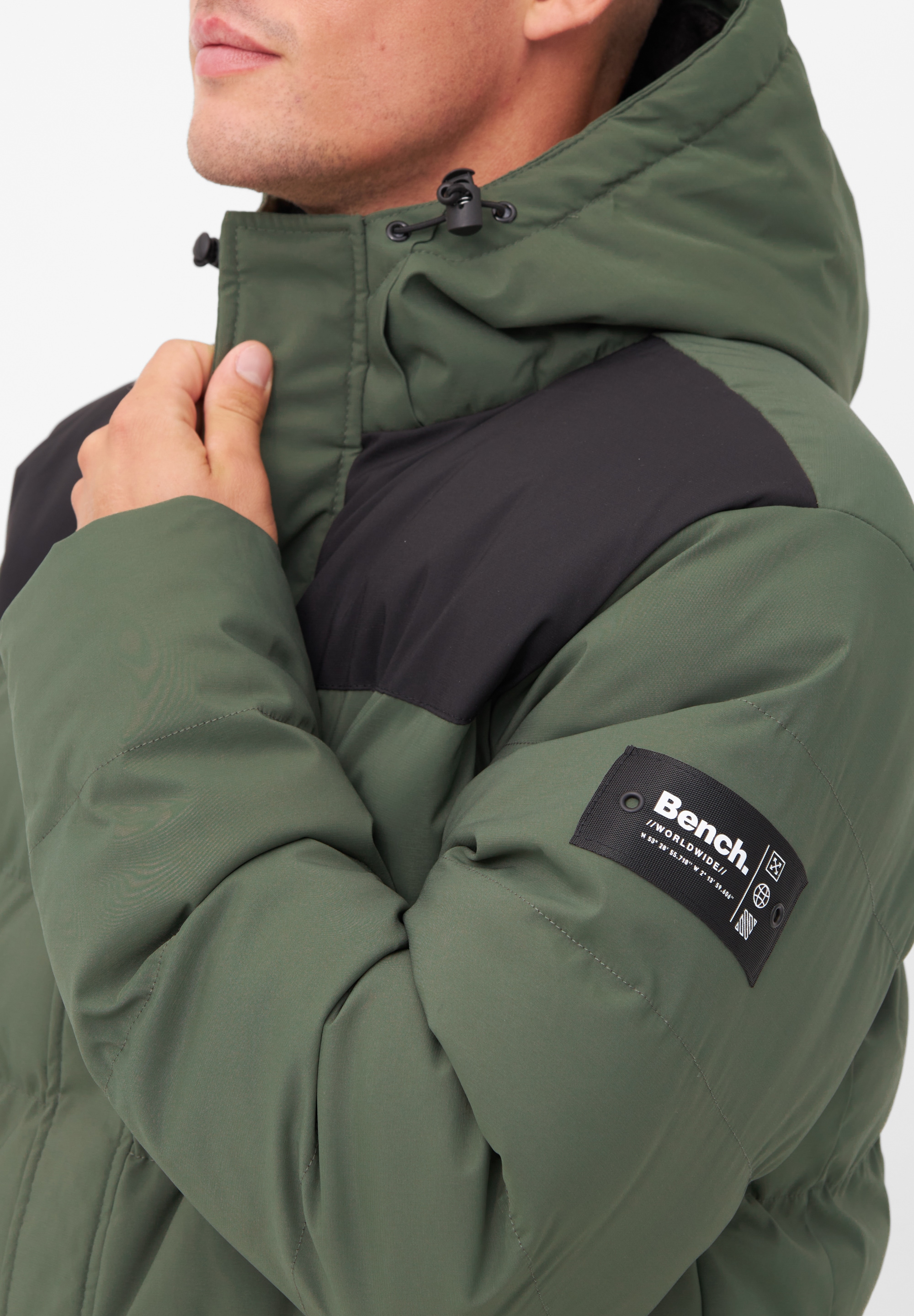 Bench. Steppjacke »TOMERO«, mit Kapuze