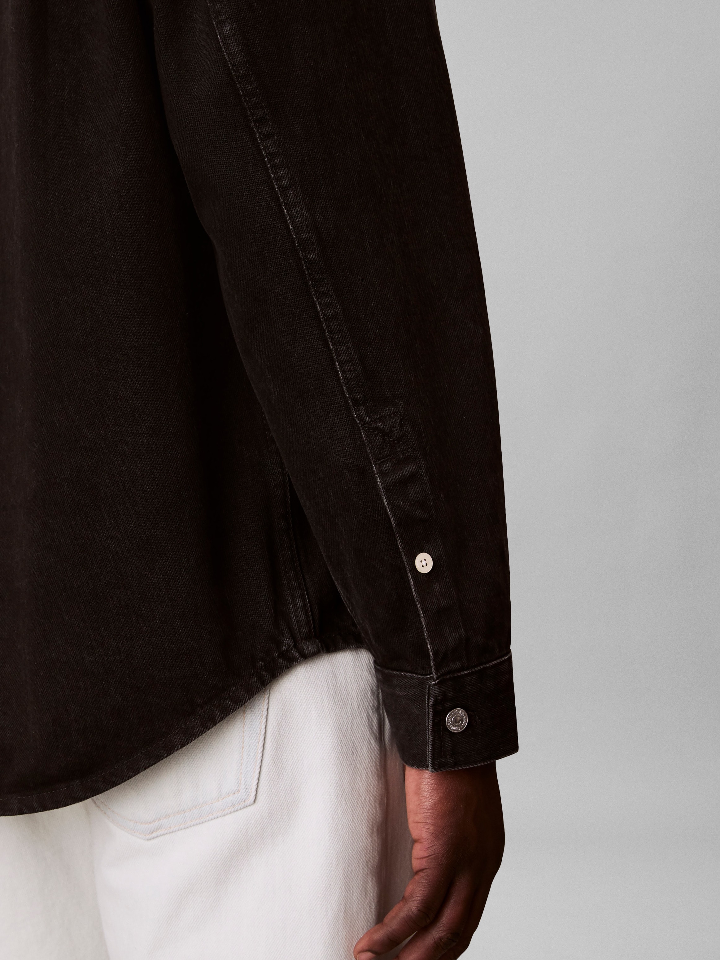 Calvin Klein Jeanshemd »90S BLACK STONE« Regular fit mit aufgesetzten Brusttaschen