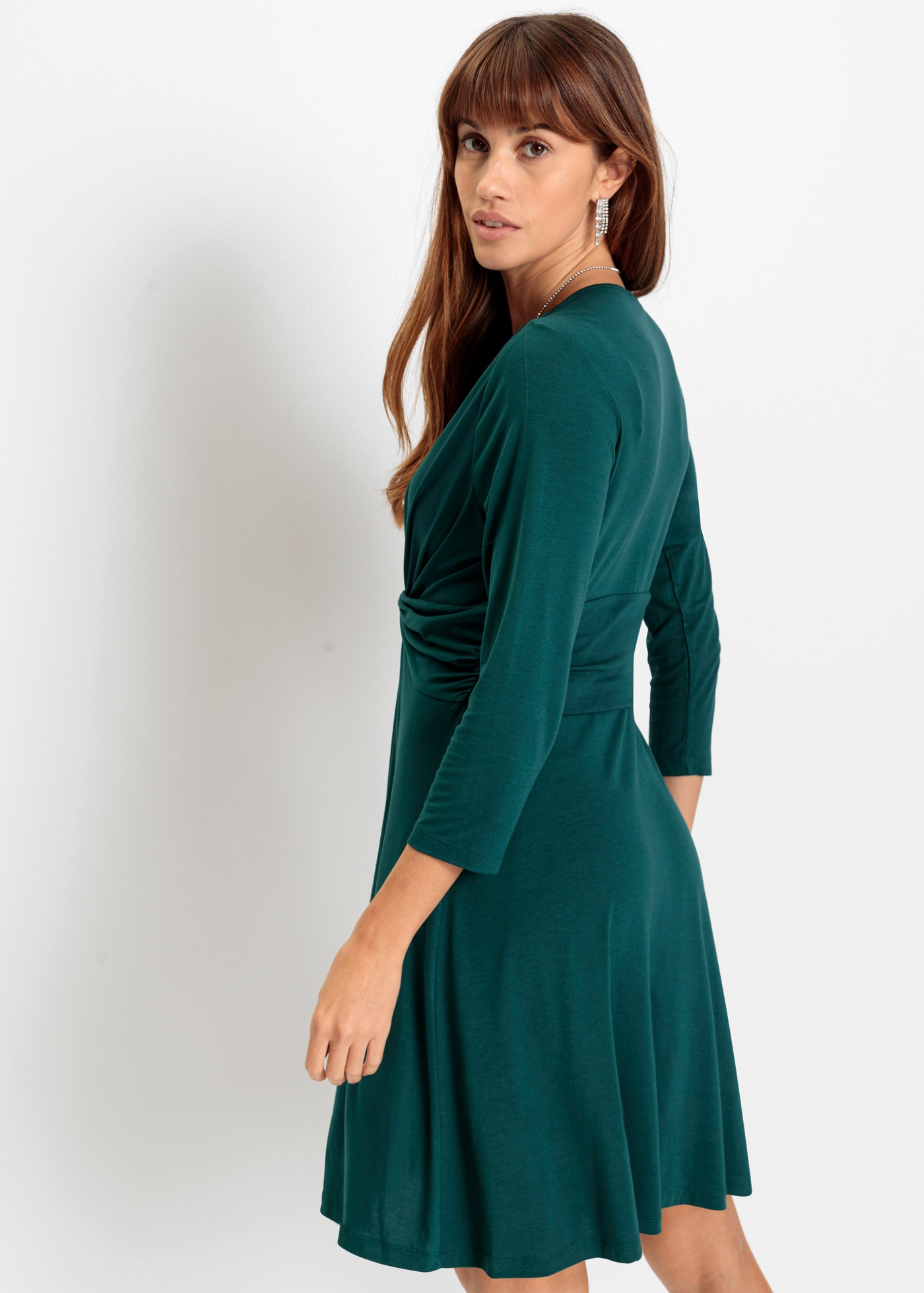 bonprix Jerseykleid »Jerseykleid in fließendem Viskose-Mix« für Alltag, aus Viskose-Mix, ausgestellte Passform, 3/4-Ärmel