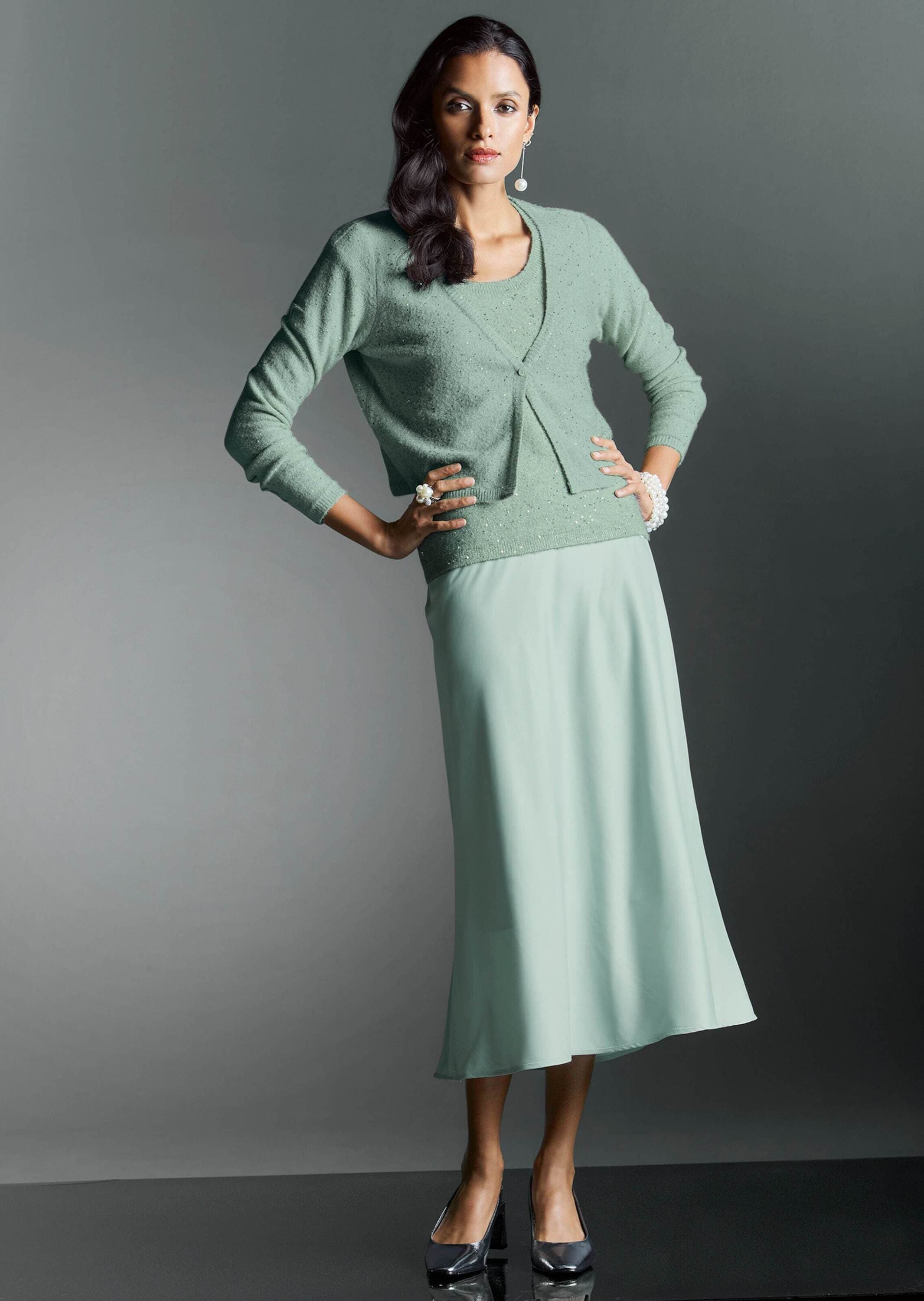 MADELEINE Strickjacke »Strickjacke Kurze Strickjacke mit Pailletten-Glanz«