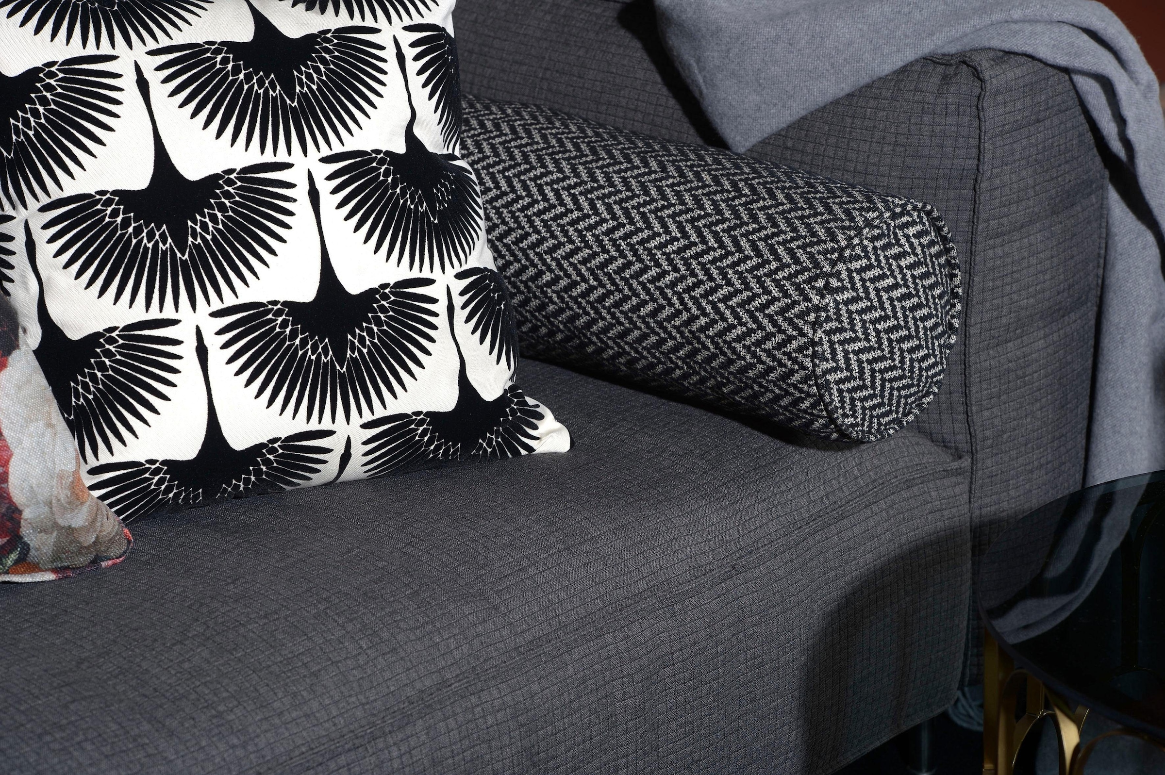 H.O.C.K. Dekokissen »Black Swan« mit schicken Schwanenmotiven, Wendekissenhülle mit Füllung, 1 Stück