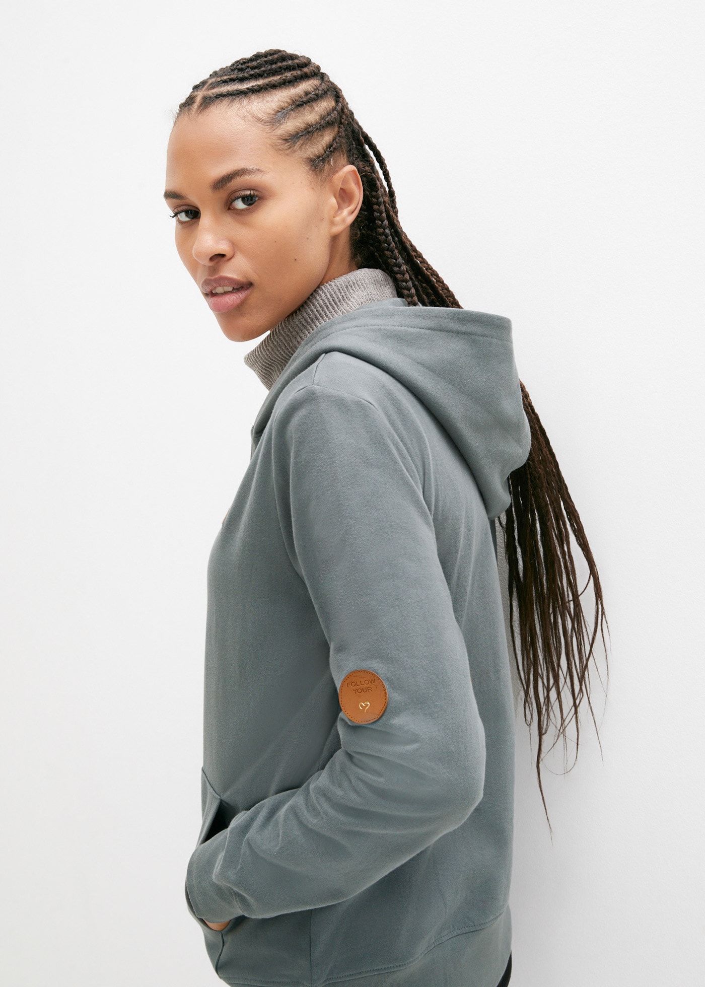 bonprix Kapuzensweatjacke mit Kapuze, mit Kängurutaschen, aus Baumwolle, mit Reißverschluss