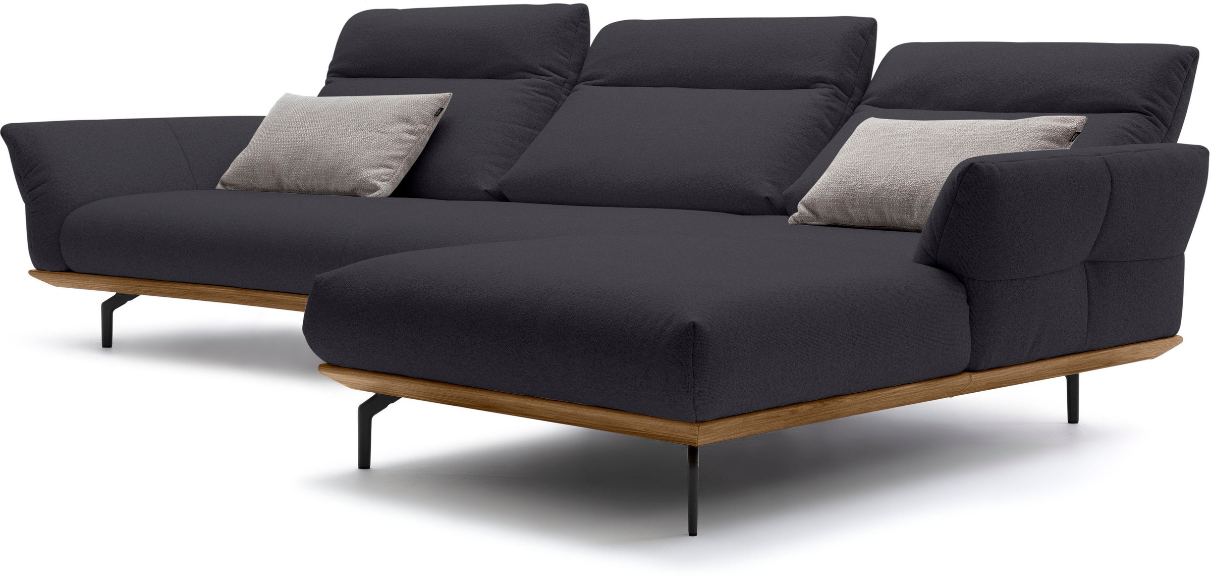 Creation BY ROLF BENZ Ecksofa »CR.460«, Sockel in Nussbaum, Winkelfüße in Umbragrau, Breite 338 cm