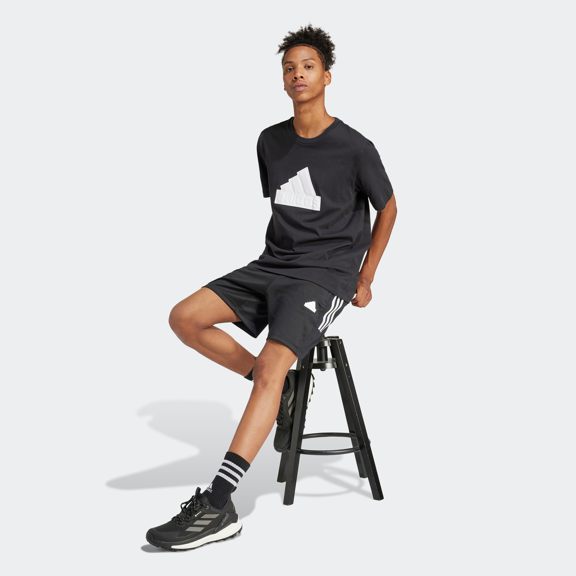 adidas Sportswear Shorts »M TIRO SHO Q1«, (1 tlg.), Trainingsshorts mit Logo, Druckknopftasche