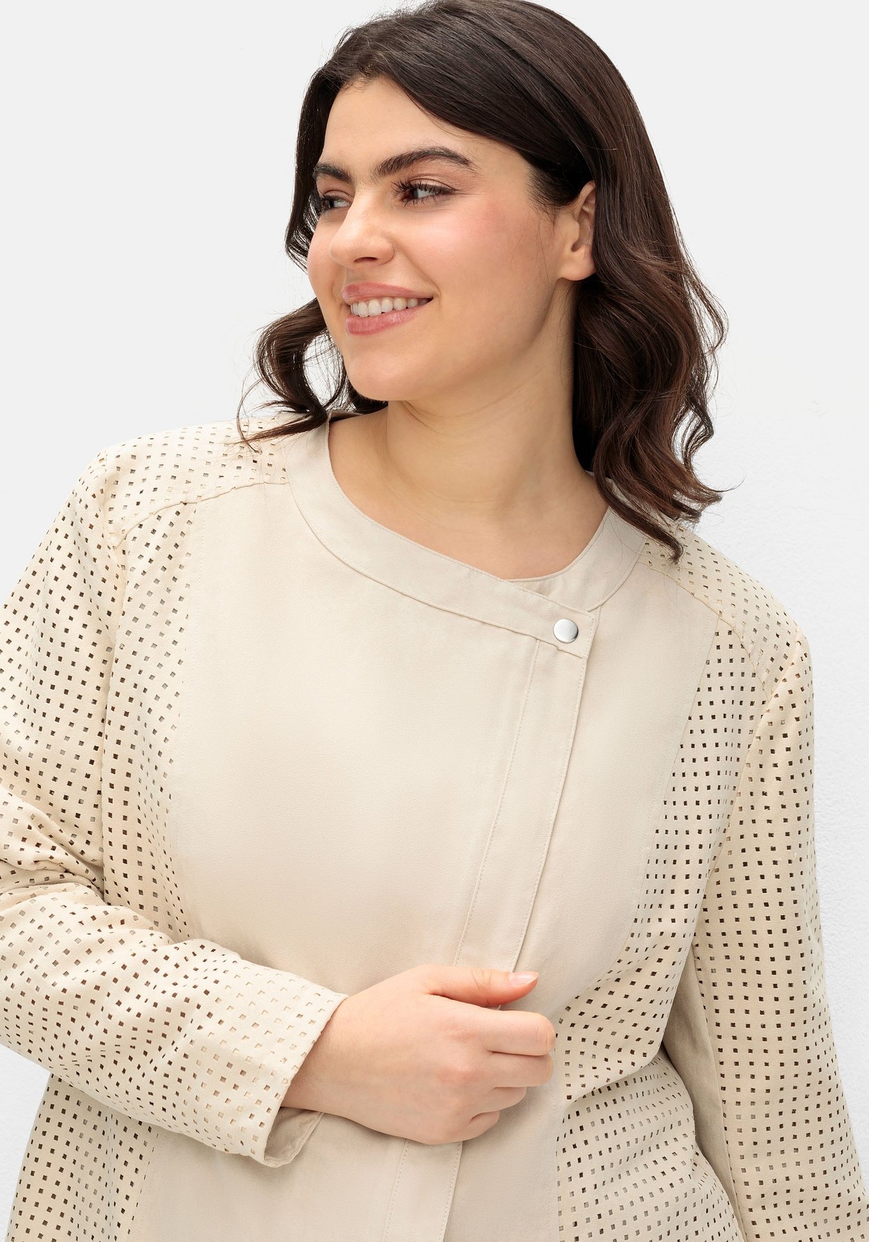 Sheego Lederimitatjacke »Jacke mit Lasercut-Muster«, ohne Kapuze