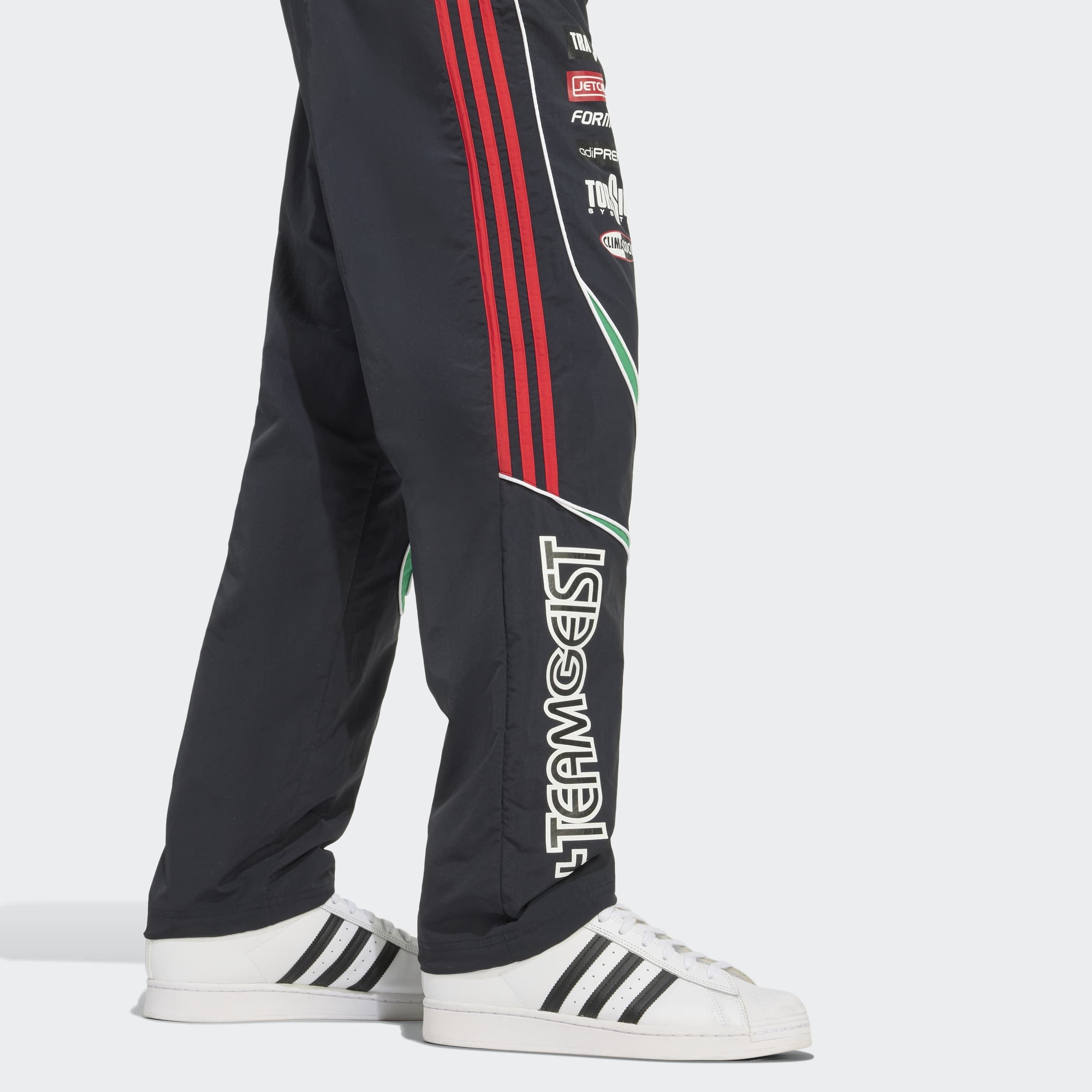 adidas Originals Sporthose »TEAMGEIST MOTO TRACKPANT«  lockere Passform, für lässigen Komfort und Flexibilität