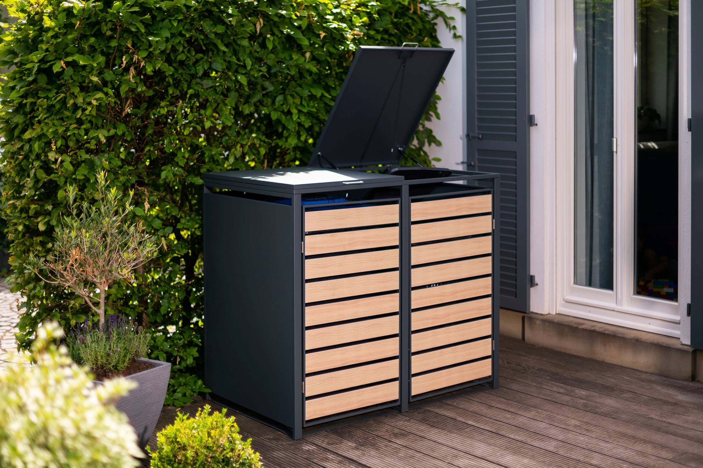 WESTMANN Mülltonnenbox »für 2 Mülltonnen à 240 l«, HxBxT: 116x132x80cm, mit Gasdruckfedern und Deckeldämpfern