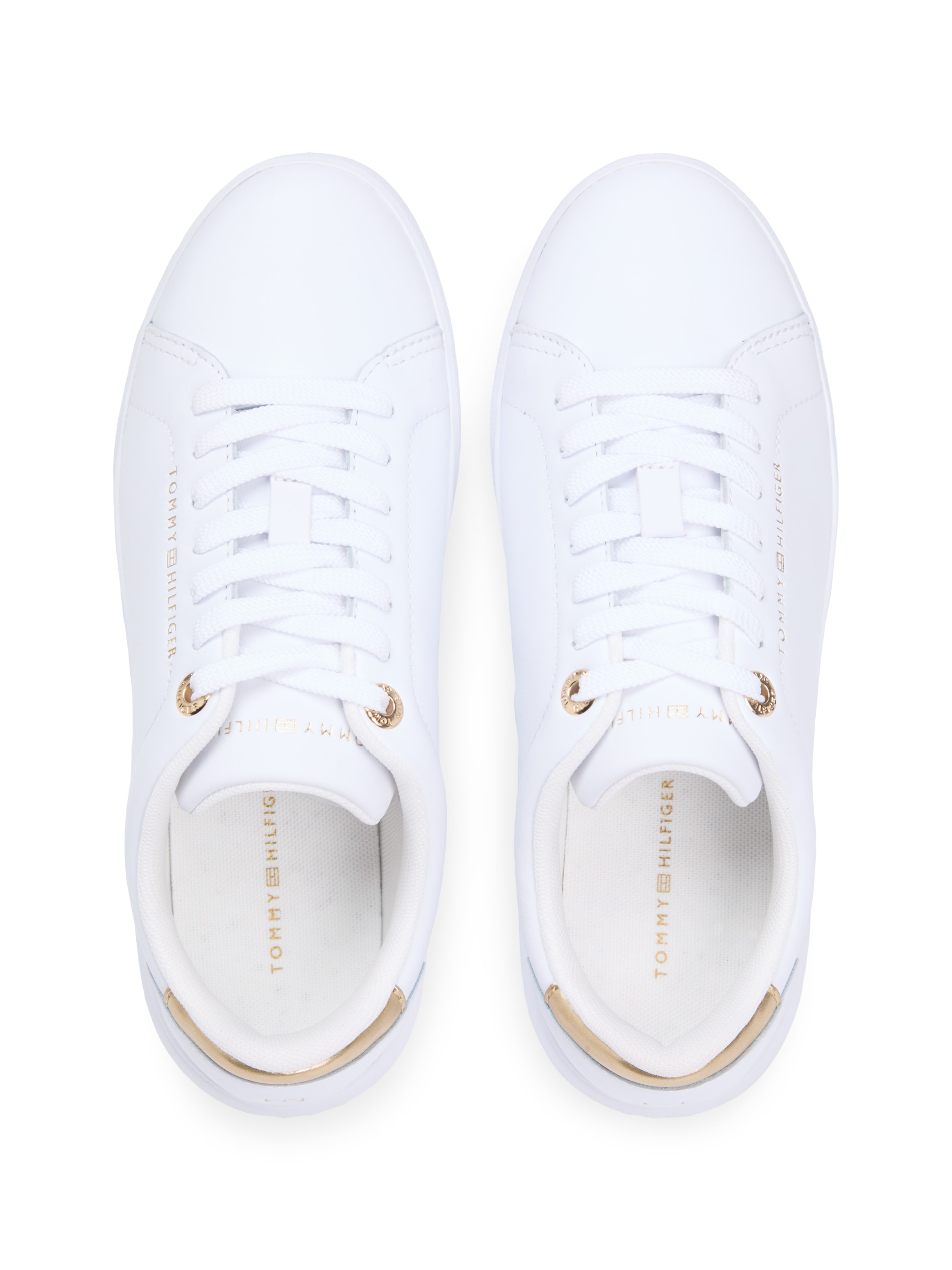 Tommy Hilfiger Plateausneaker »ESSENTIAL CHIC COURT SNEAKER«  , Freizeitschuh, Halbschuh, Schnürschuh, Logo-Applikation im Plateau