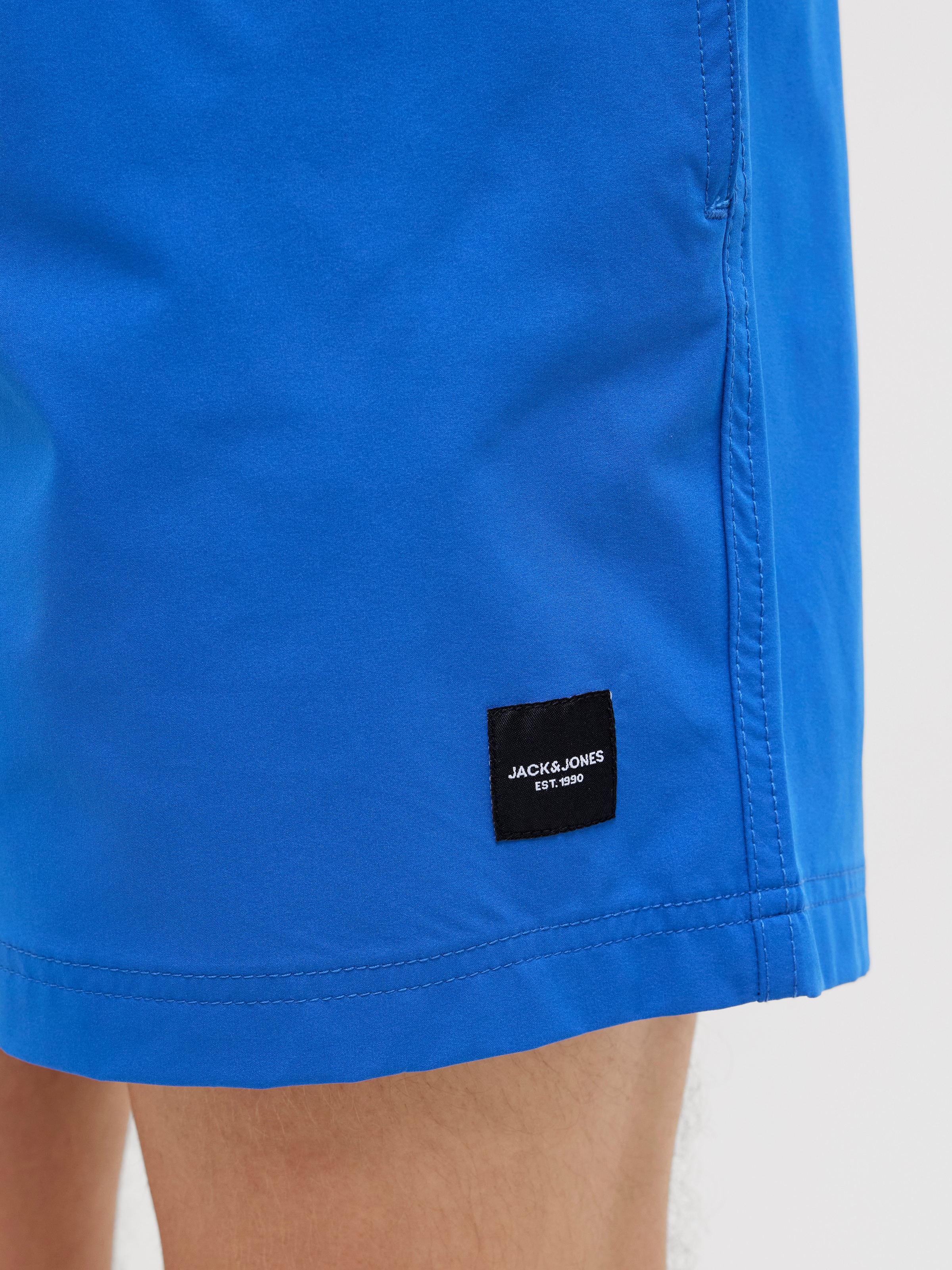 Jack & Jones Badeshorts »JPSTMAUI Badeshort mit elastischem Bund und normalem Schnitt«, unifarben, modisch, slim fit, Polyester