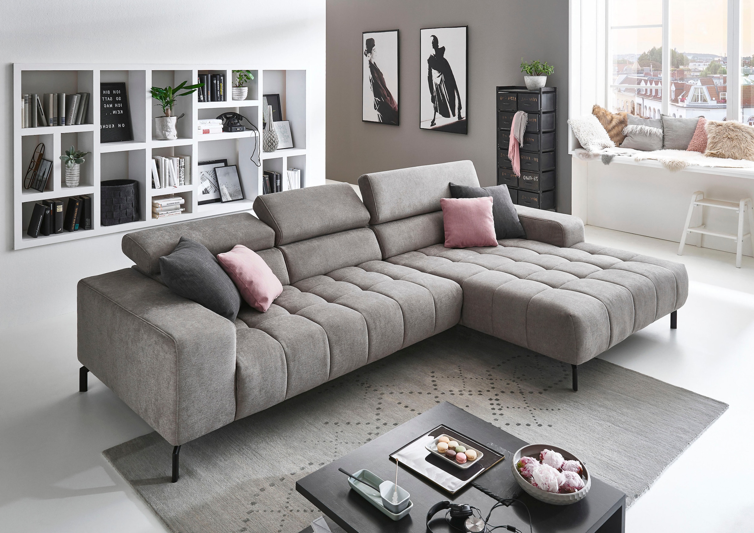 Die PlanBar Ecksofa »MP-IN18022 L-Form«, mit Kopfteilverstellung & Zierkissen, optional Sitztiefenverstellung
