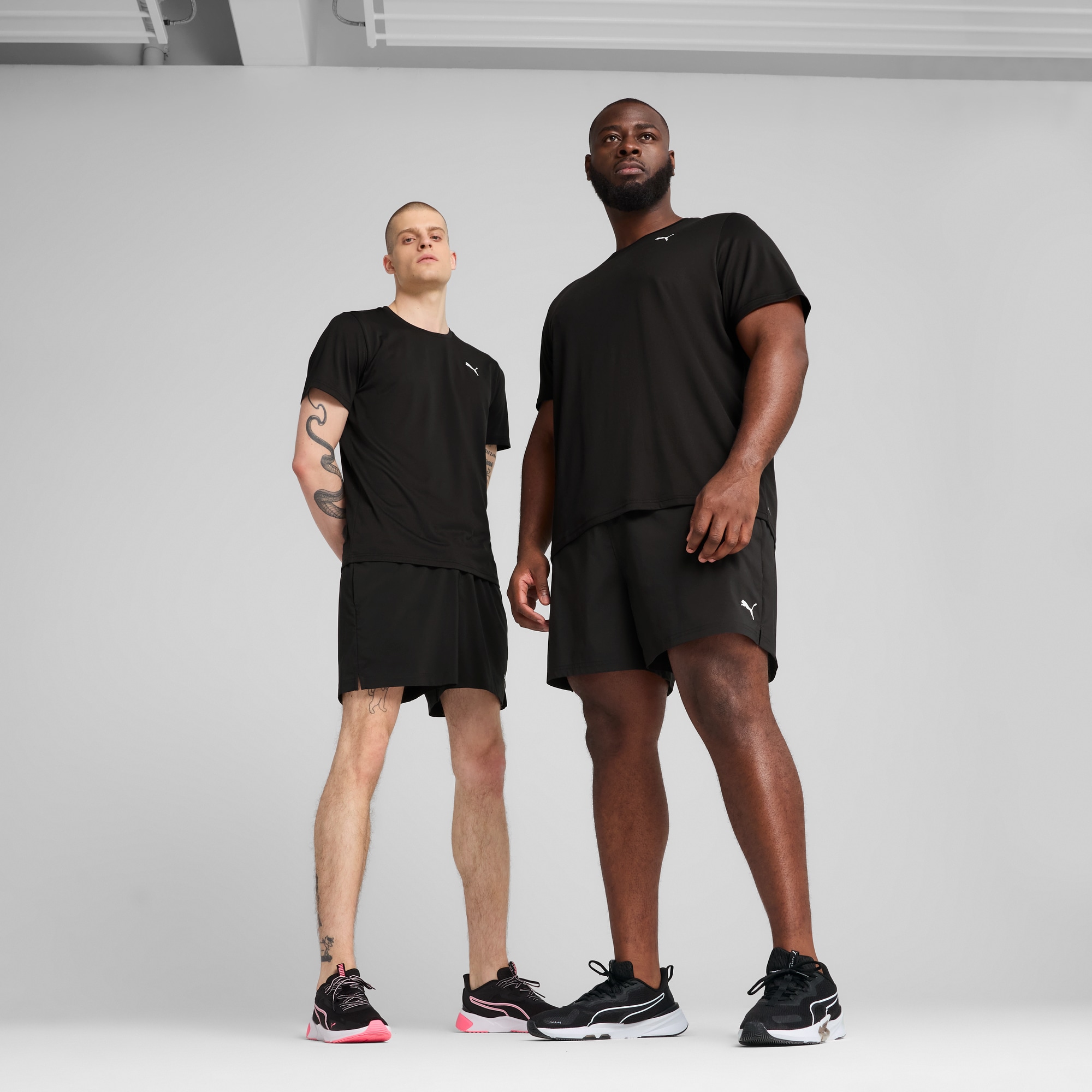 PUMA Trainingsshorts »M TAD ESSENTIALS 5" WOVEN SHORT«, Herren Basic Trainingsshorts, schweißableitend