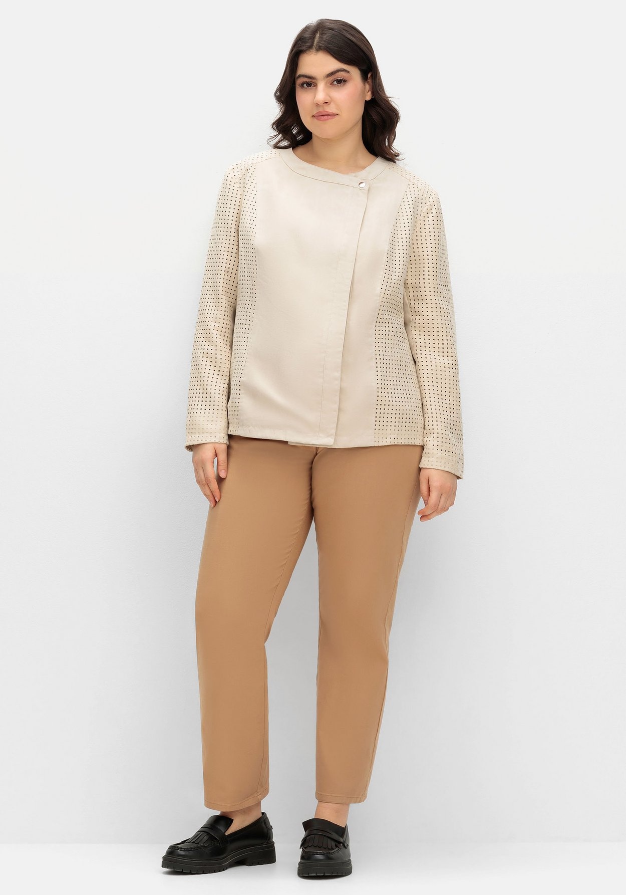 Sheego Lederimitatjacke »Jacke mit Lasercut-Muster«, ohne Kapuze