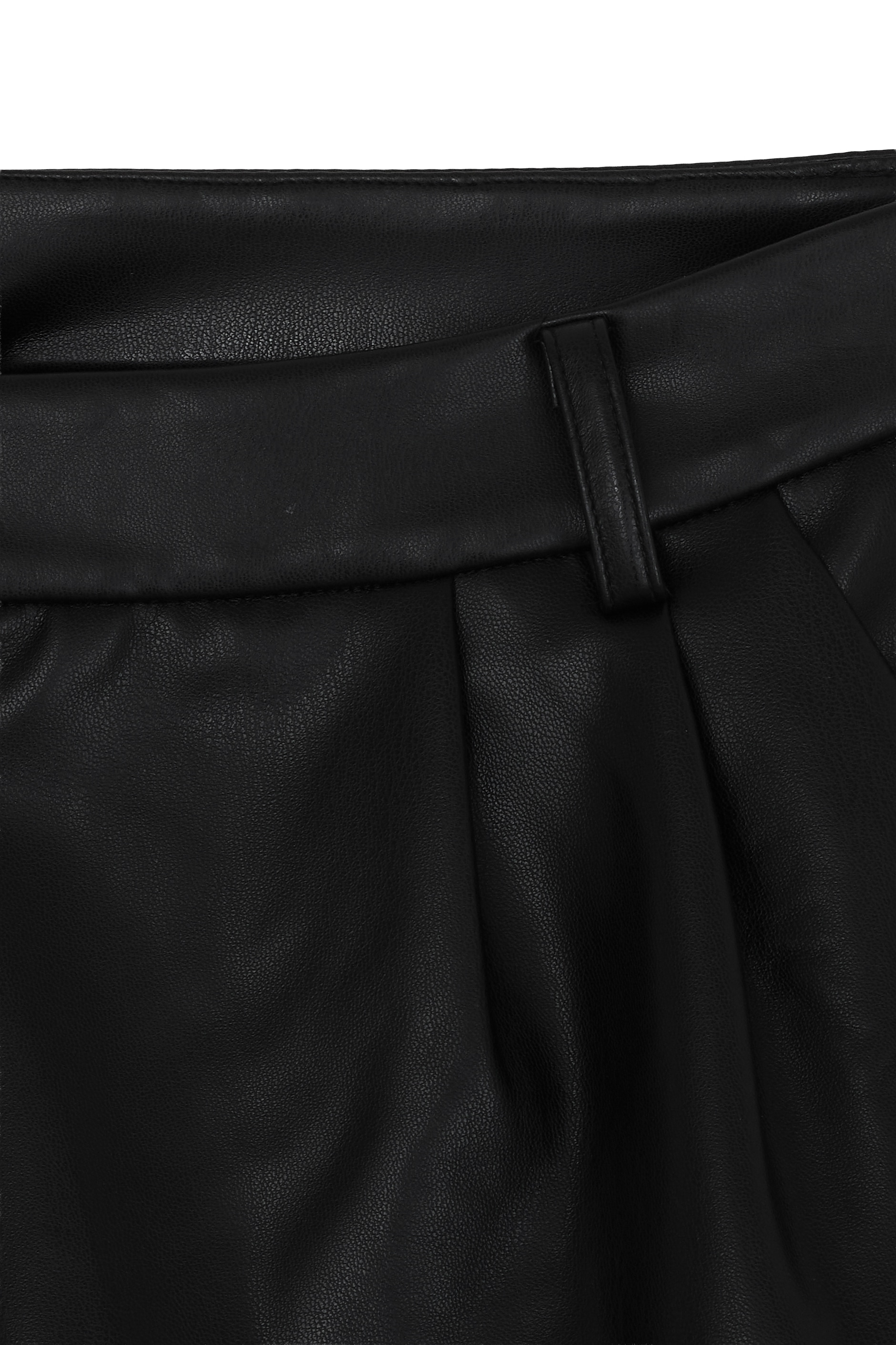 ONLY Shorts »ONLSARAMY FAUX LEATHER SHORTS OY OTW«