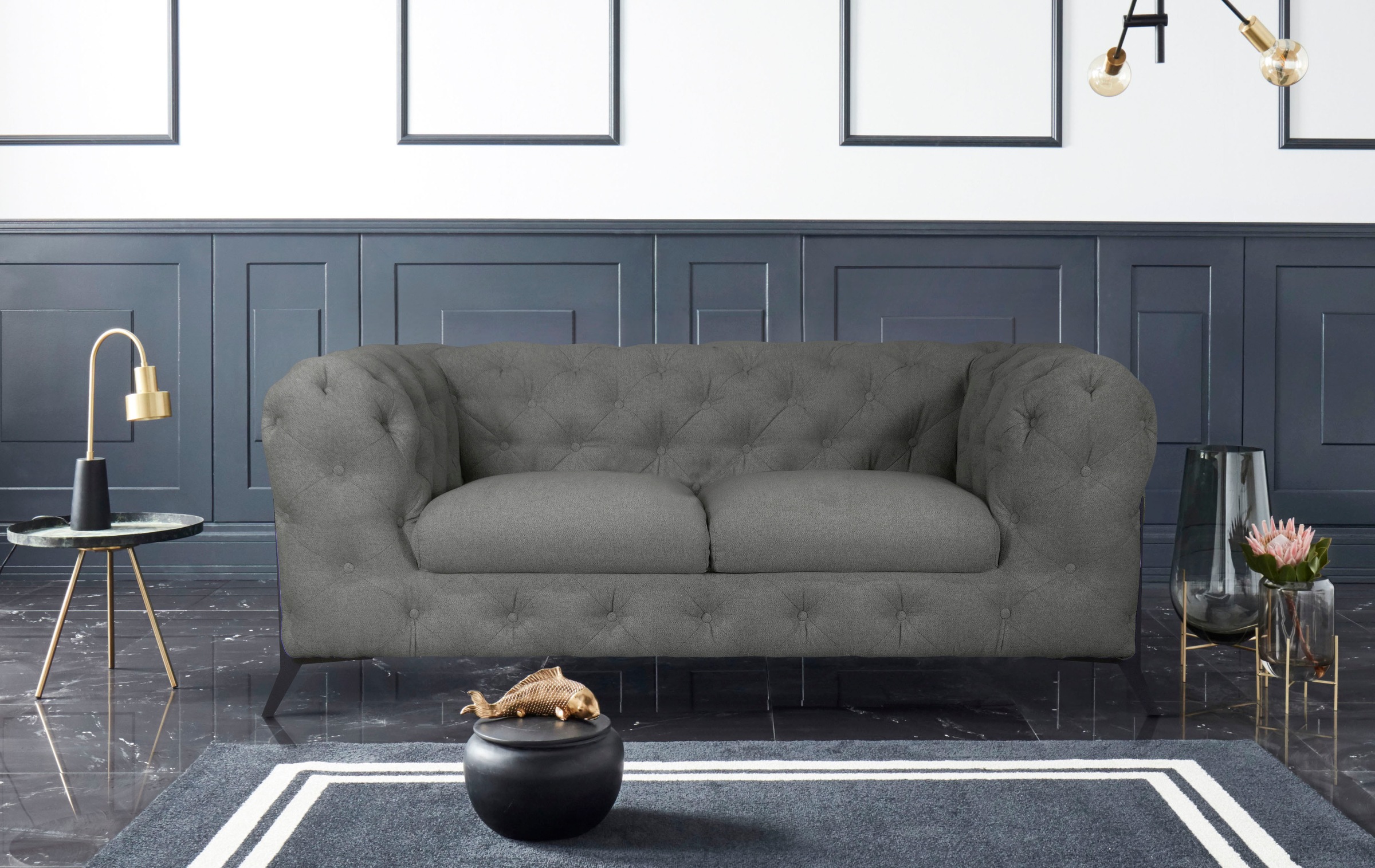 Leonique Chesterfield-Sofa »Amaury«, aufwändige Knopfheftung, moderne Chesterfield Optik, Fußfarbe wählbar