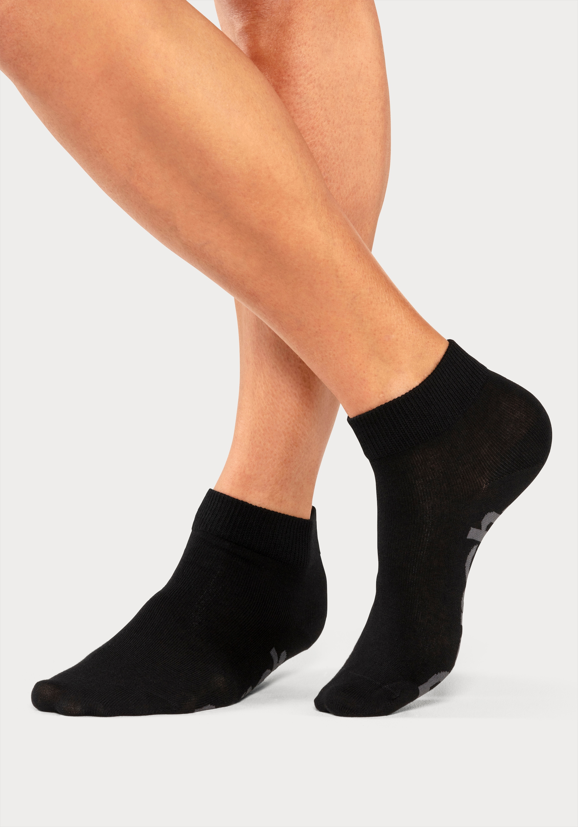 Bench. Kurzsocken, (Federtasche, 7 Paar), in ansprechendem Mäppchen mit Reißverschluss