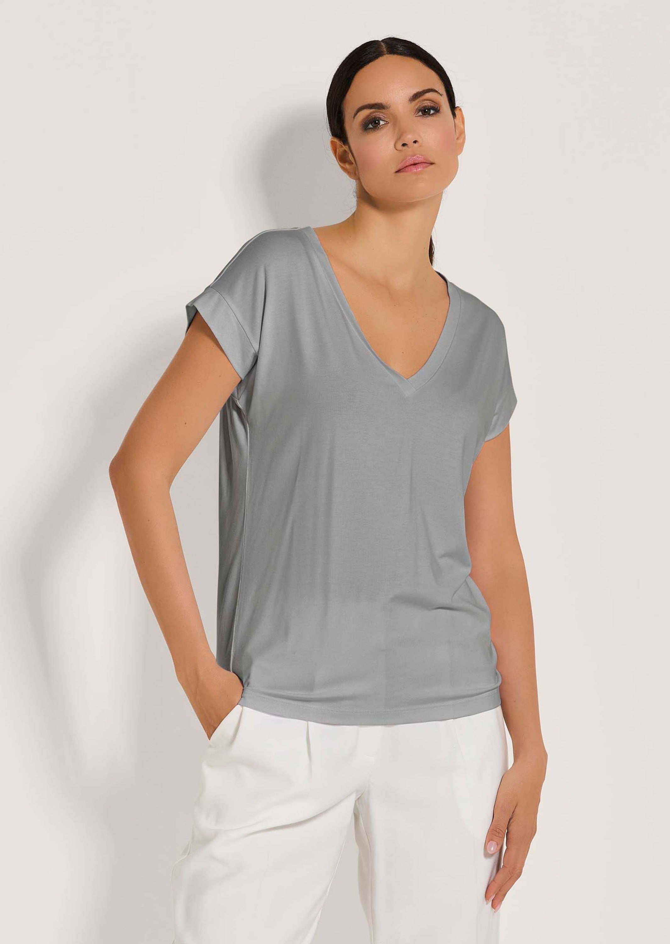 MADELEINE Kurzarmshirt »Shirt Legeres Shirt mit V-Ausschnitt«
