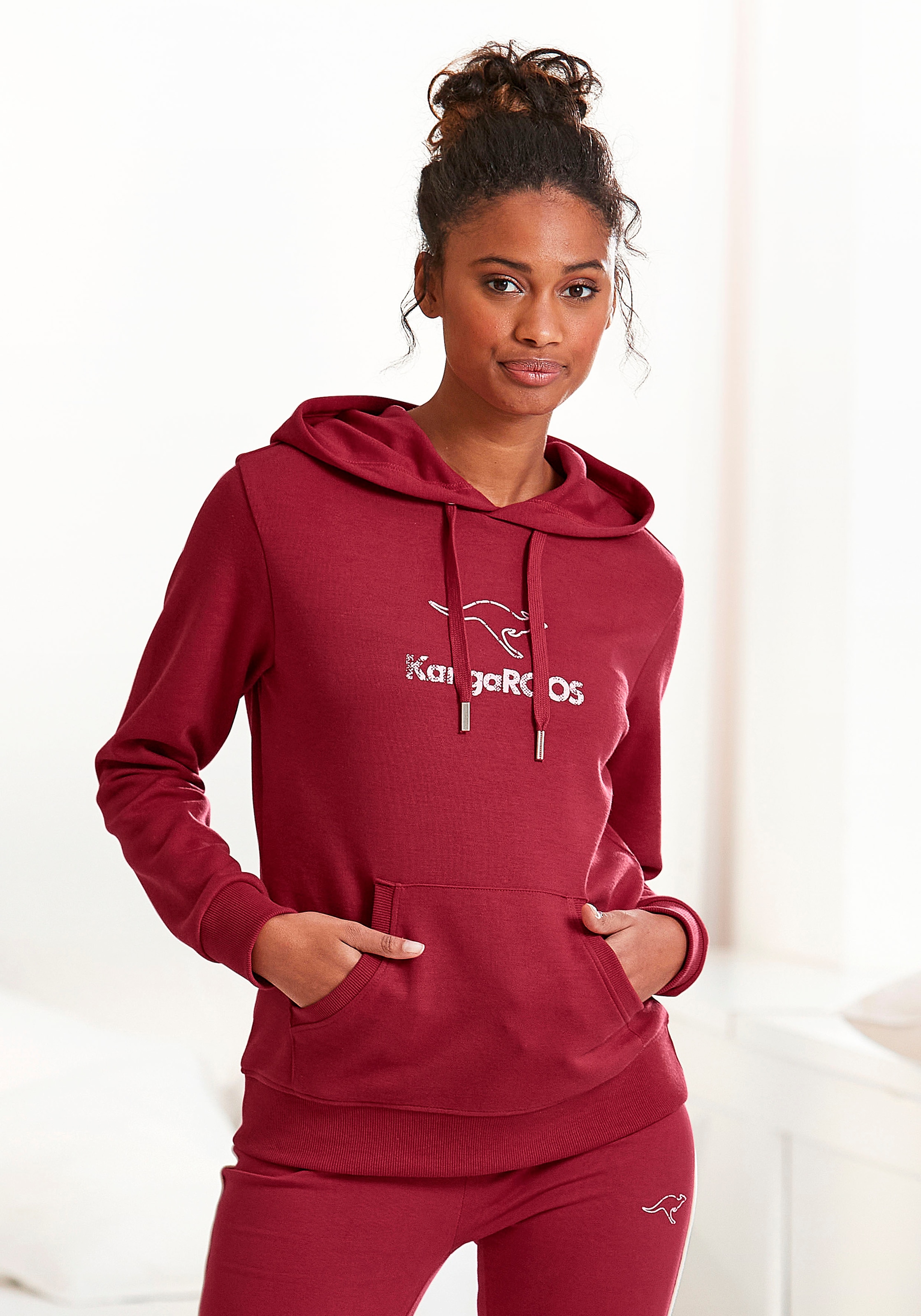 KangaROOS Hoodie, mit Kängurutasche, Loungewear