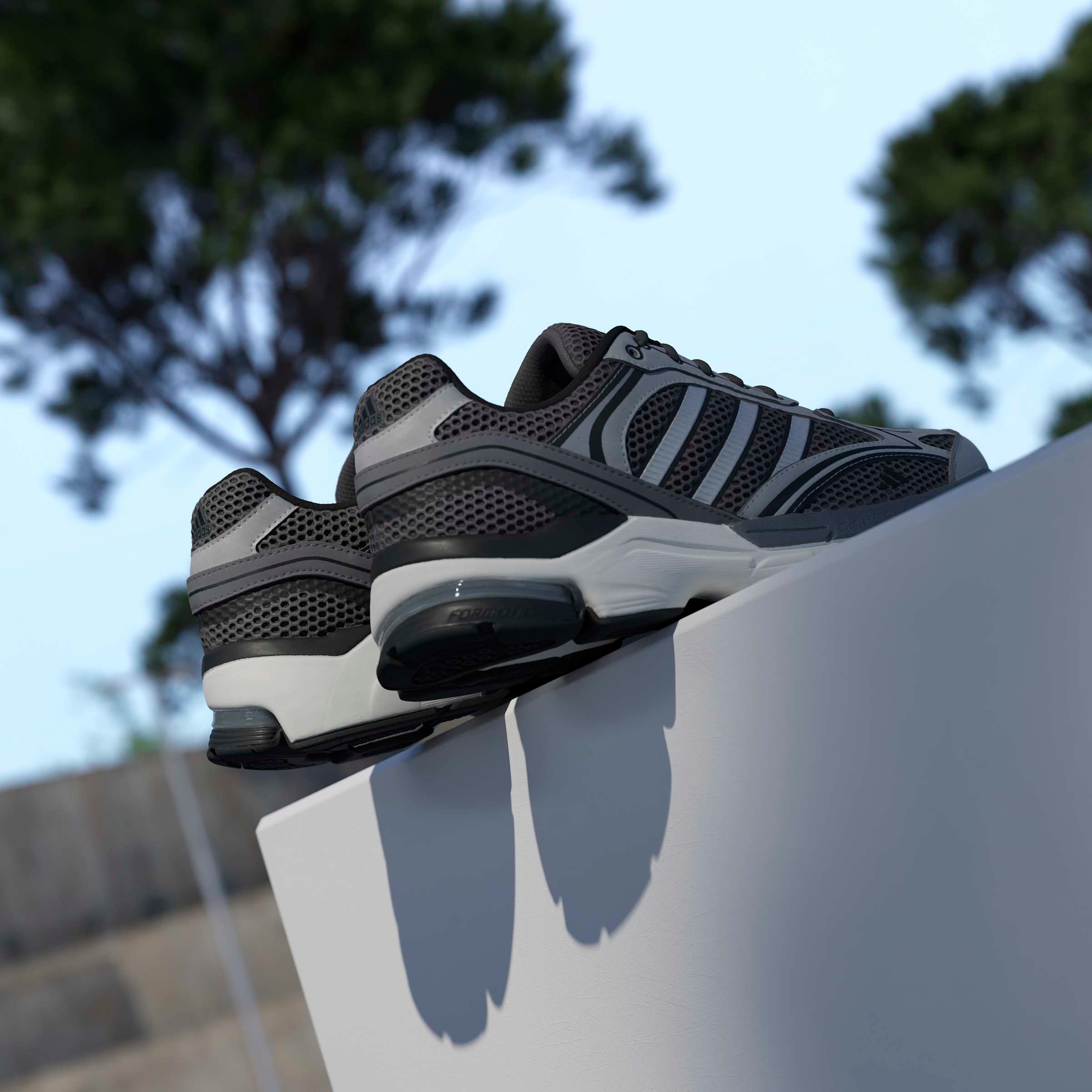 adidas Sportswear Sneaker »SPIRITAIN 2000«  inspiriert vom Design des adistar control